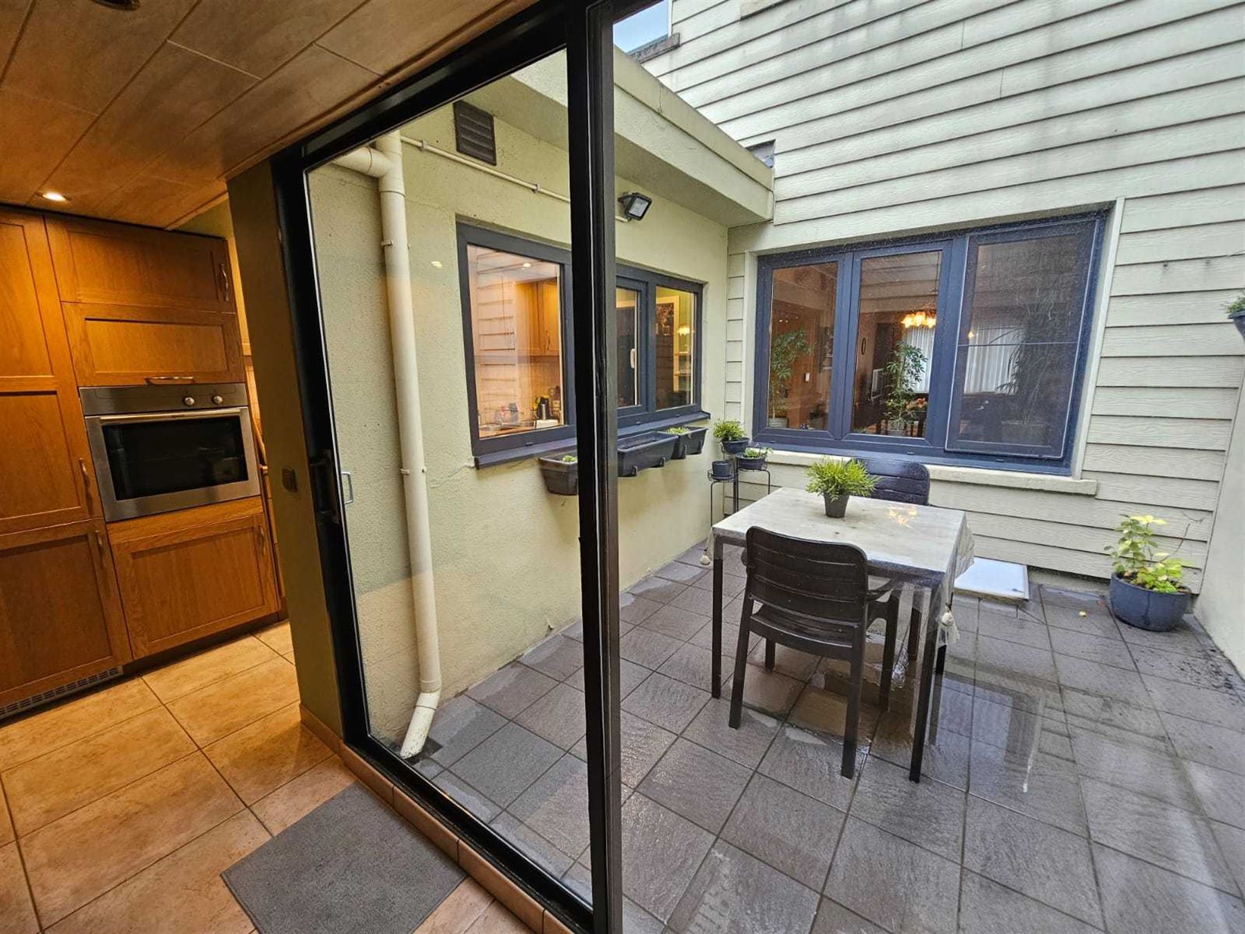 Bel-etage met ruime garage en atelier! foto 6