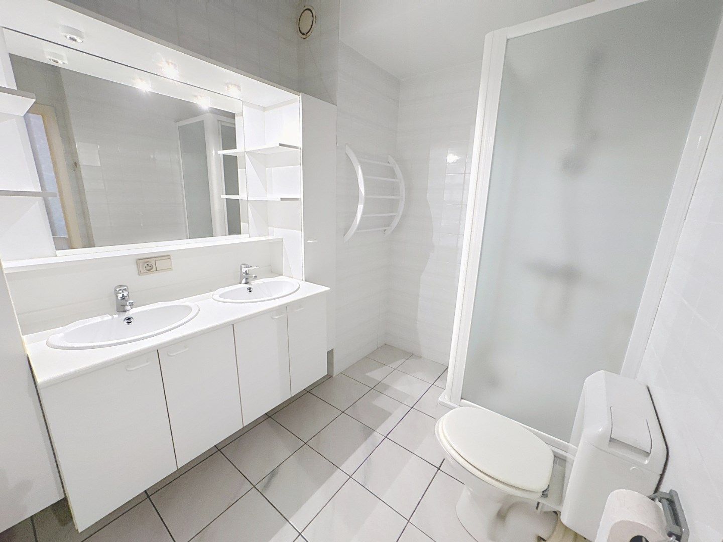 Ruim appartement gelegen aan de achterzijde van de Zeedijk foto 13