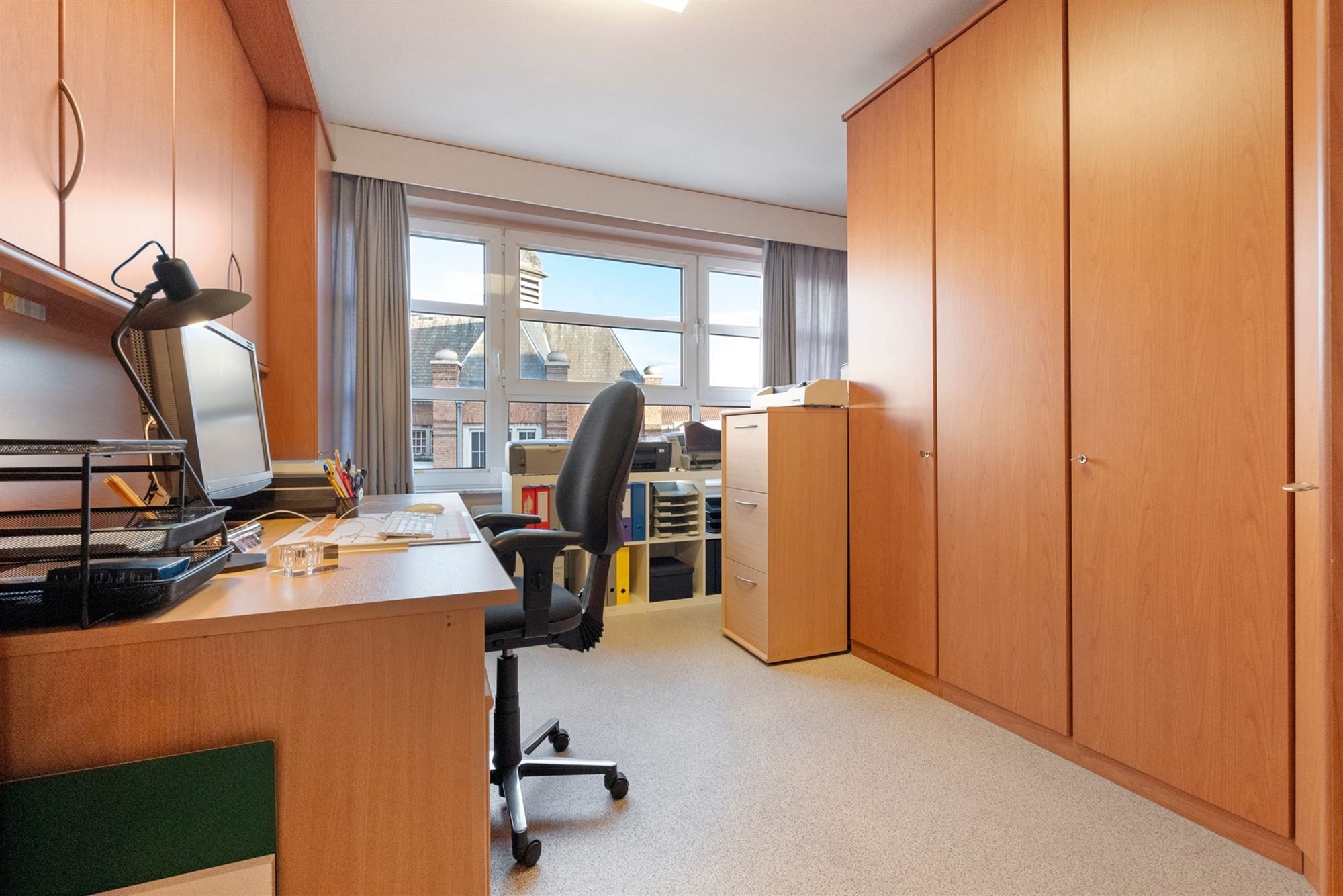 OPBRENGSTEIGENDOM MET HANDELSRUIMTE EN DUPLEX-APPARTEMENT IN SINT-TRUIDEN  foto 12