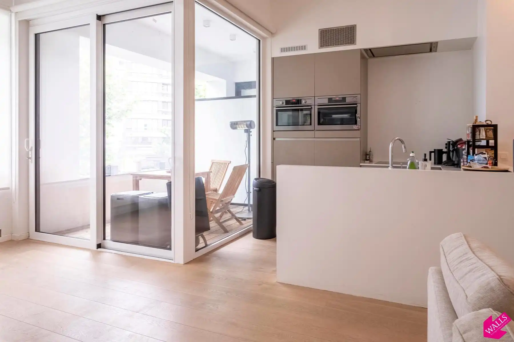 Gemeubeld appartement op het bruisende Zuid ! foto 4