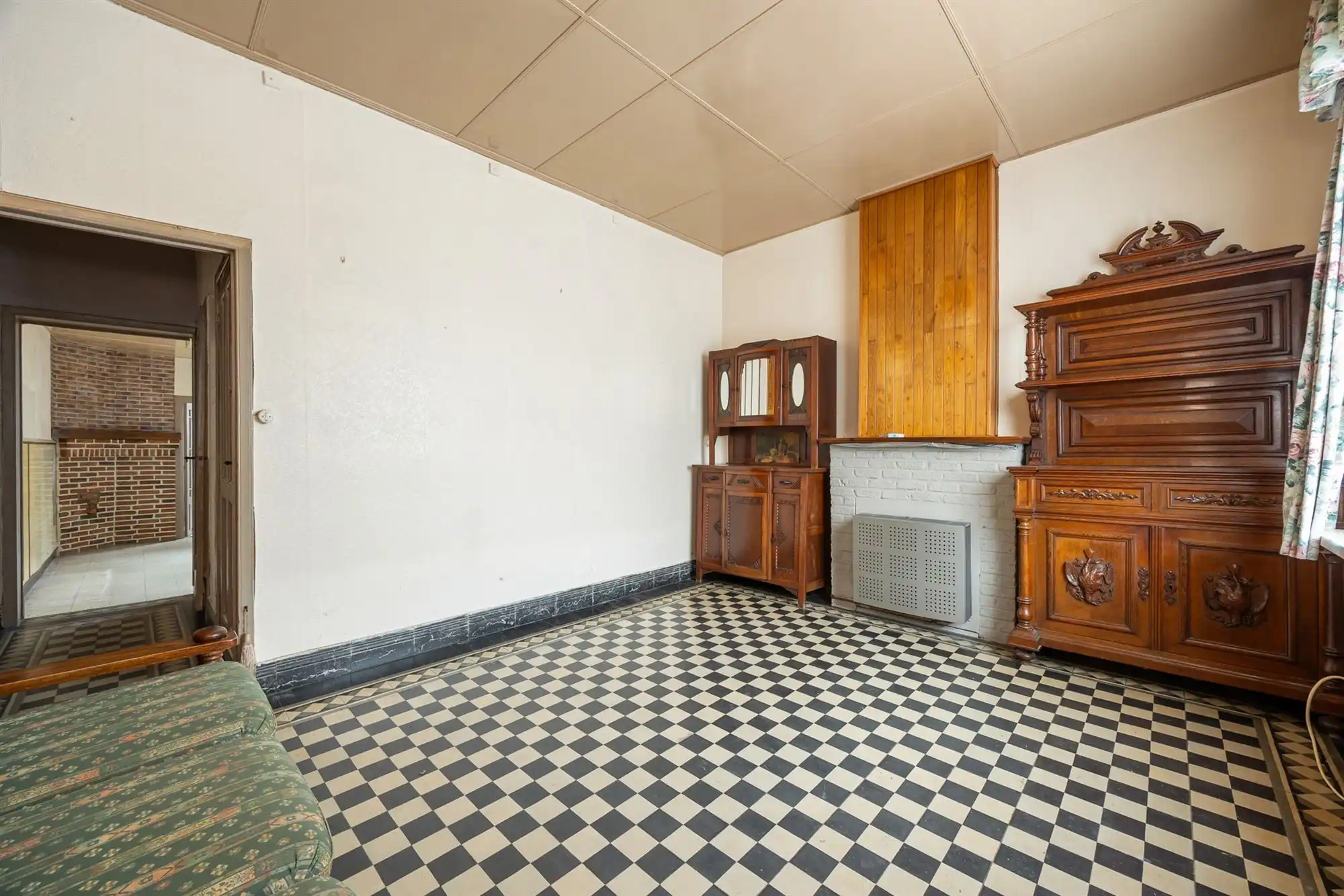 Te renoveren woning op mooi perceel van 256m² foto 2