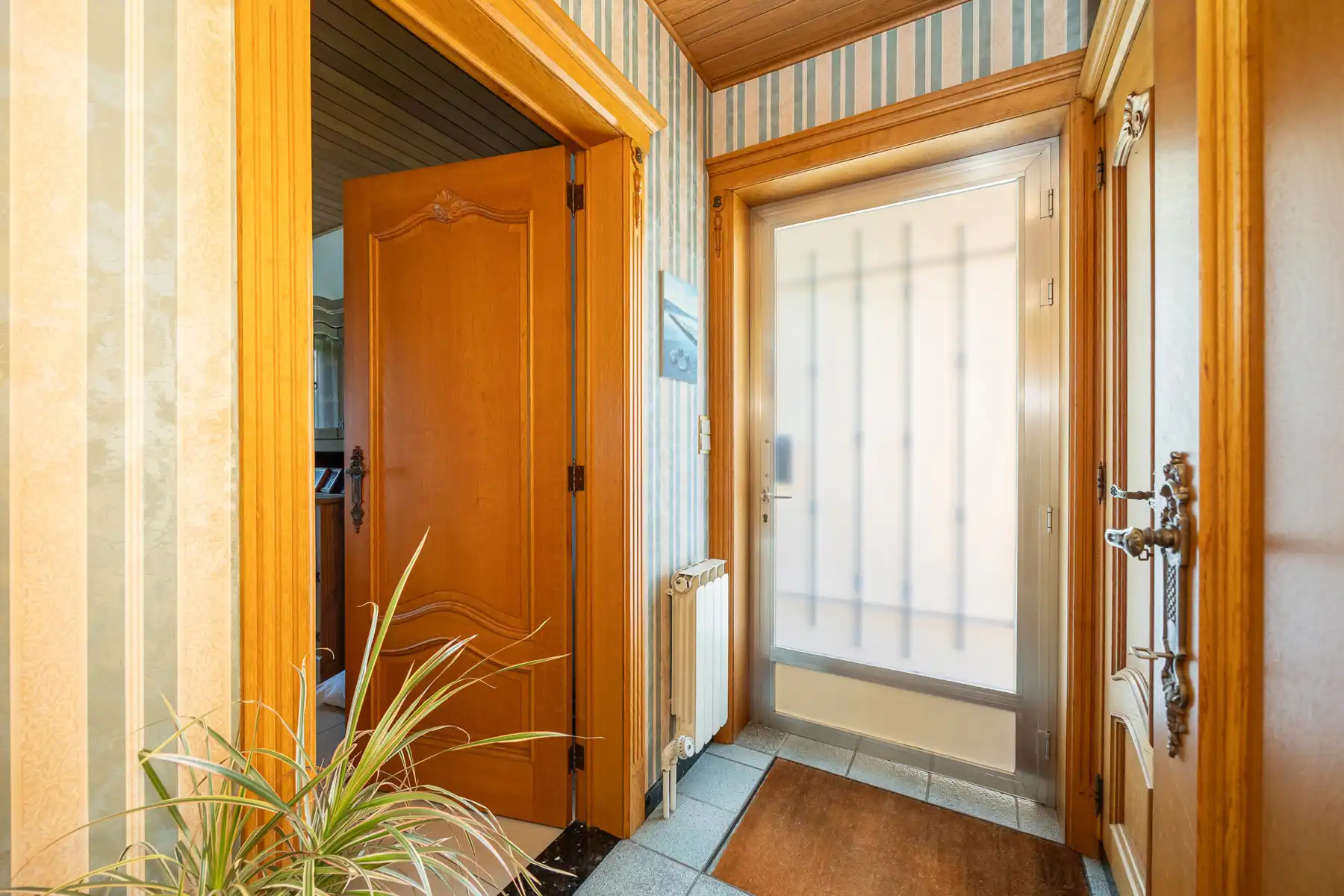 Vrijstaande bungalow met garage en zuidgerichte tuin foto 4