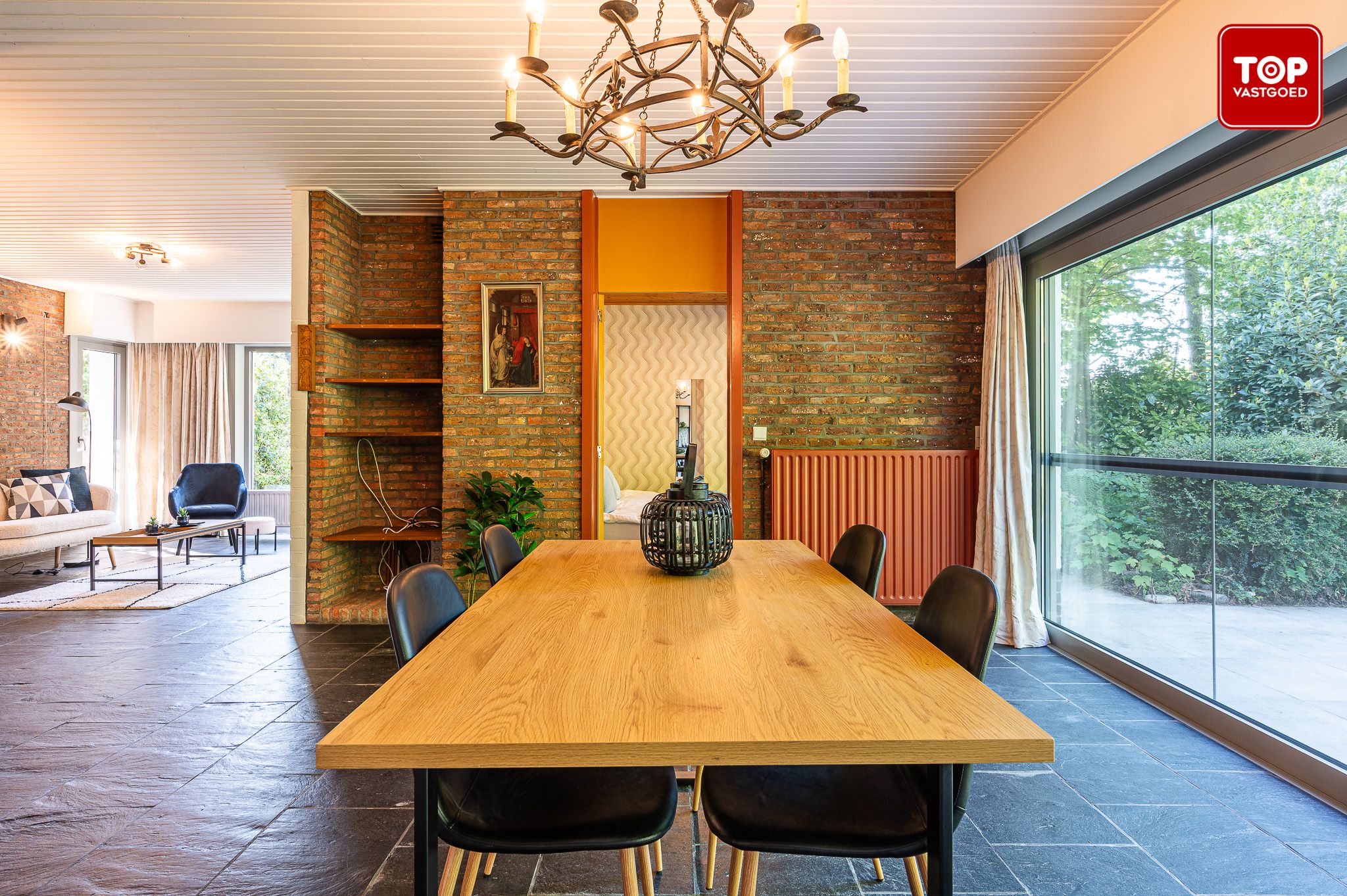 Ruime jaren zeventig villa in Mariakerke-Kolegem foto 11