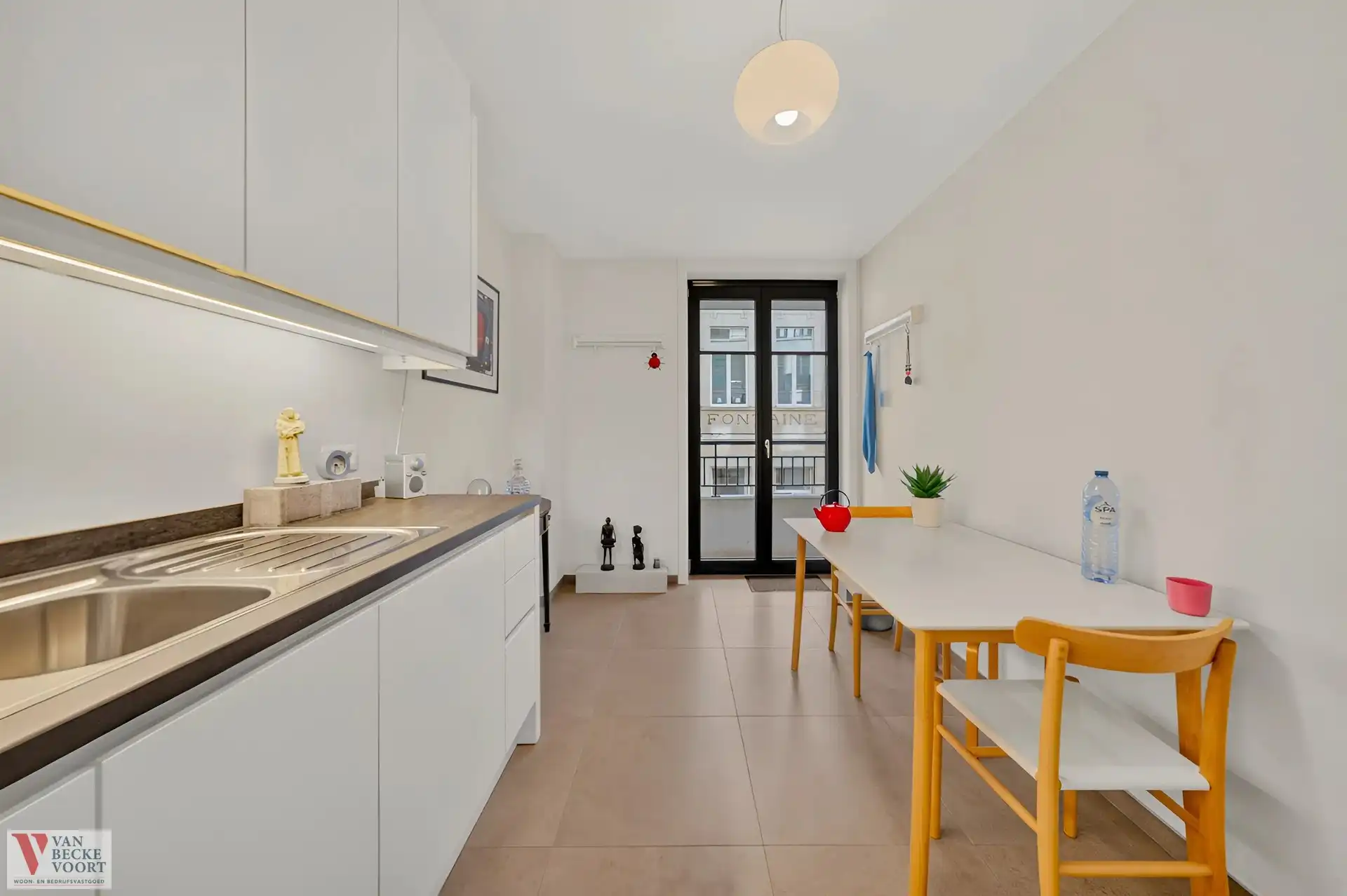 Harmonieus appartement in het bruisende stadscentrum foto 9