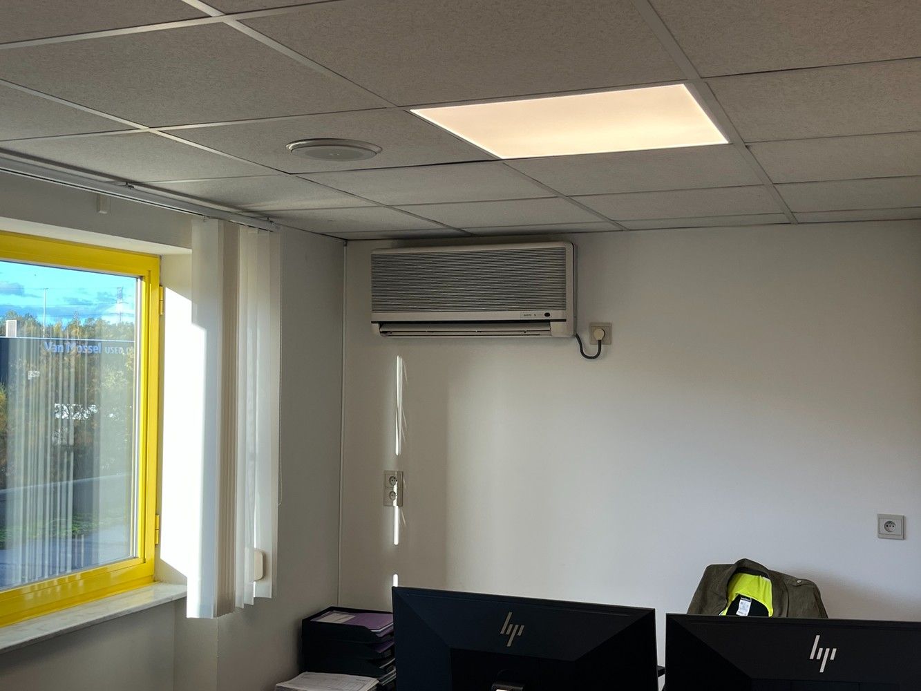 1.144m² Bedrijfsgebouw op 25a38ca foto 9