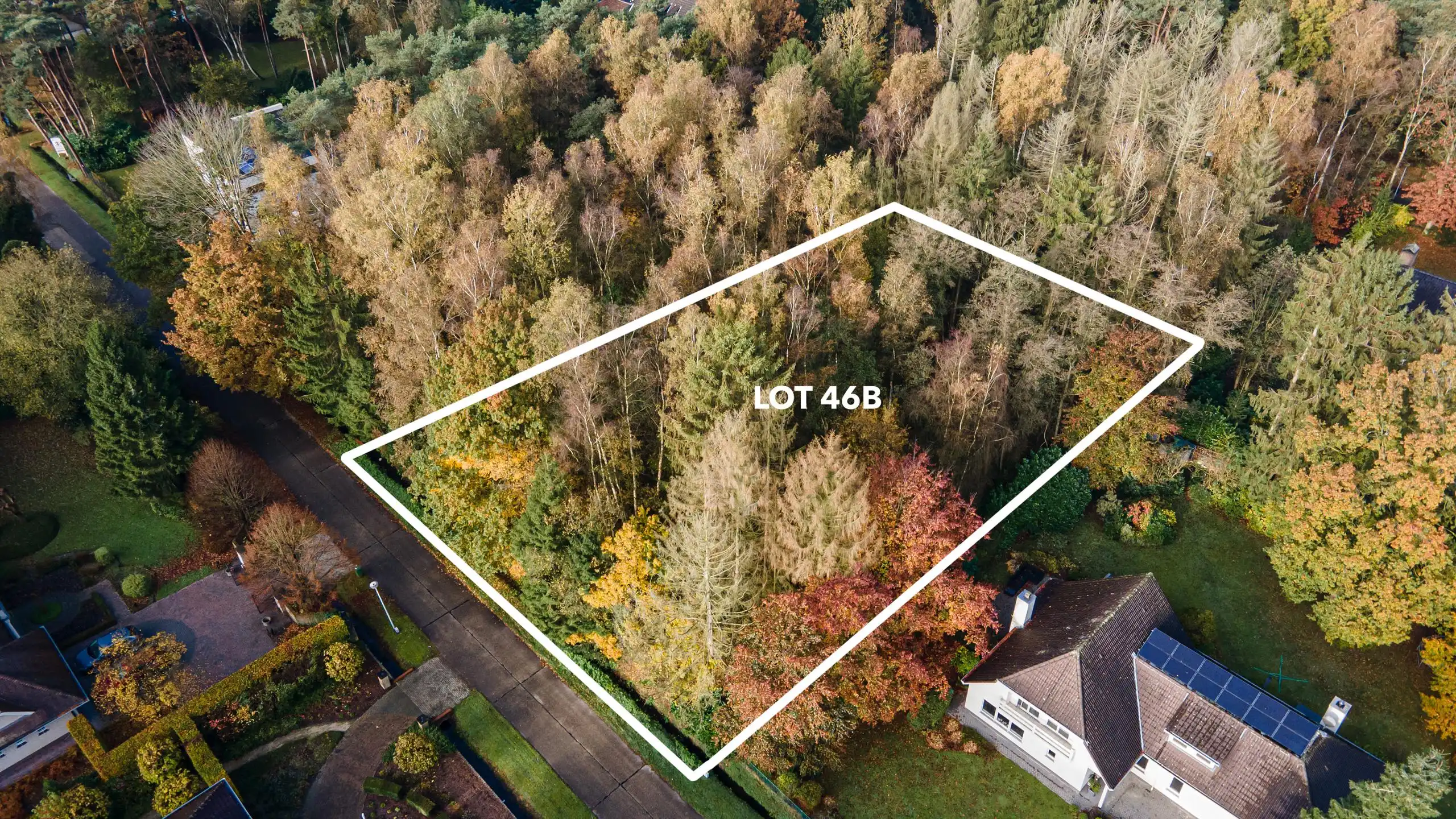 Rustig gelegen villaperceel van 1.736m² foto 4