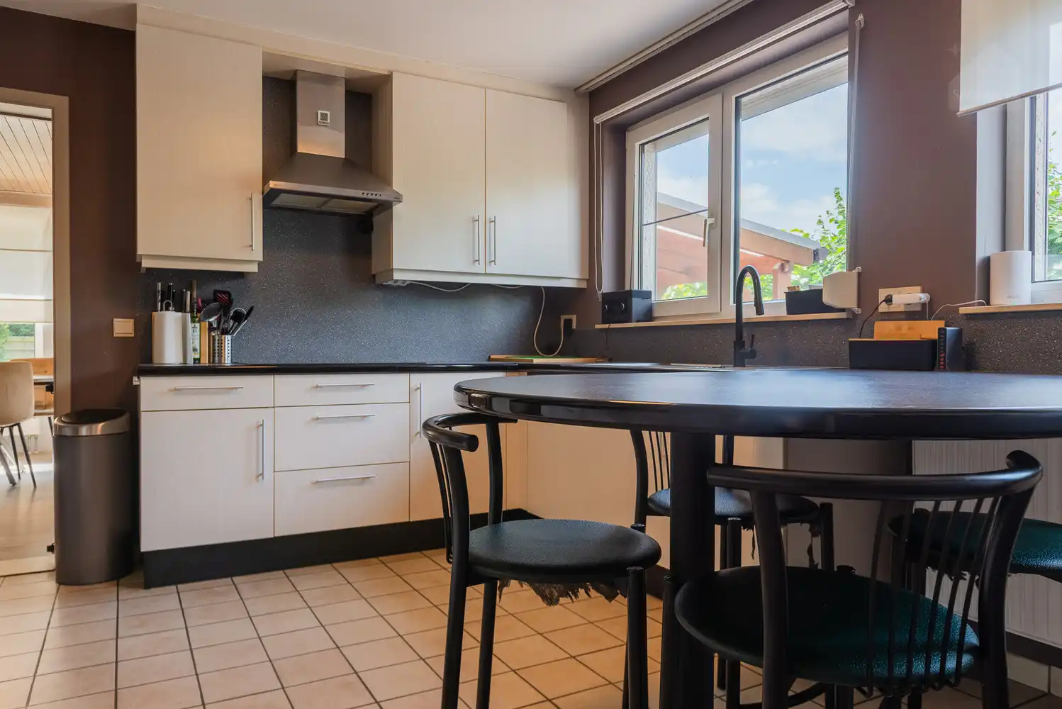Ruime gezinswoning met 4 slaapkamers op een perceel van 840 m² foto 6
