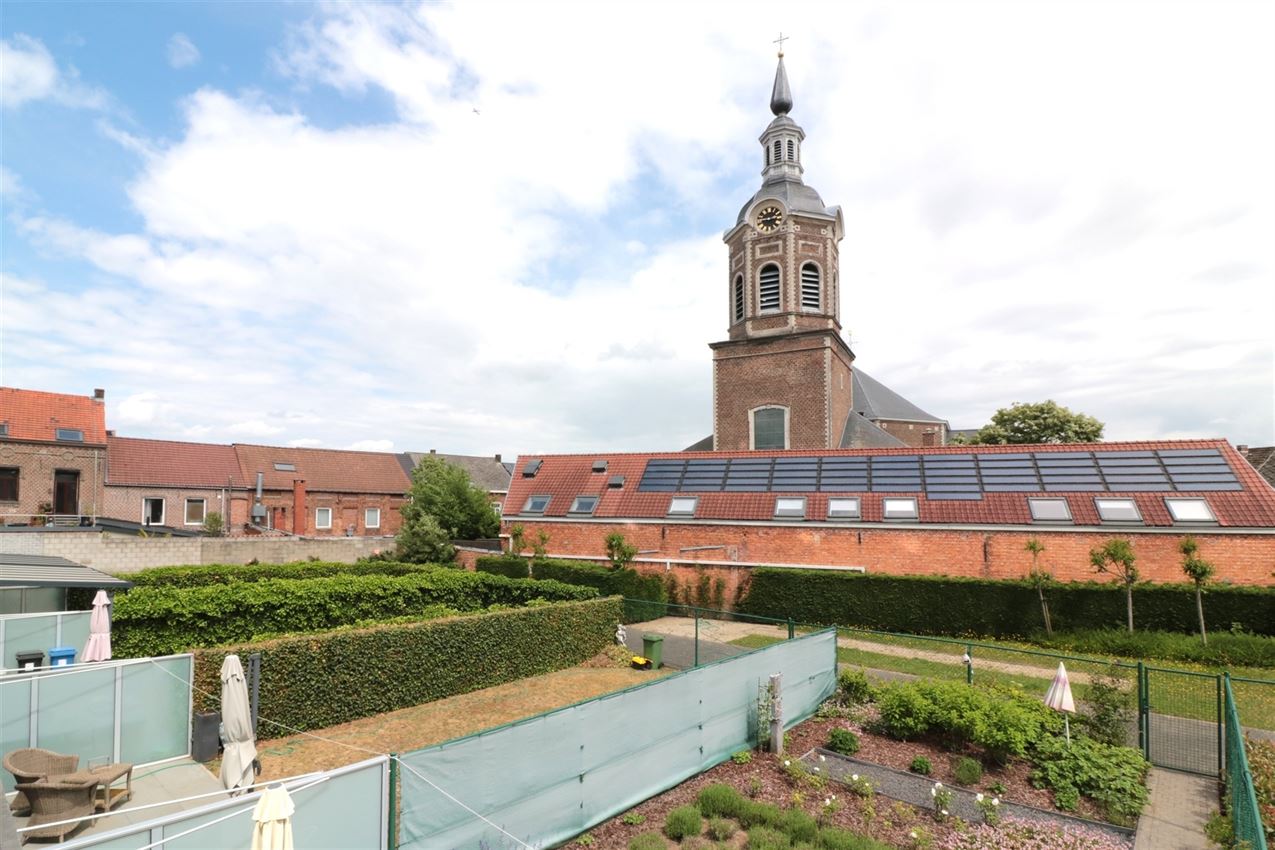 Triplex met groot zuidterras, garage, nabij E314 foto 48