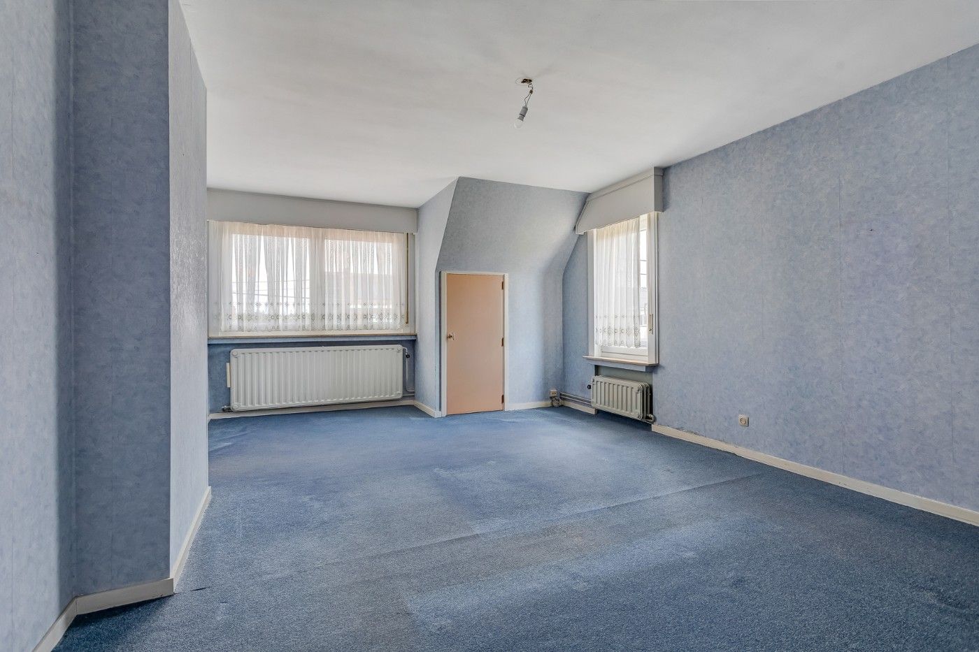 Ruime, gerieflijke open bebouwing met 3 slpk., grote tuin en inpandige garage foto 10