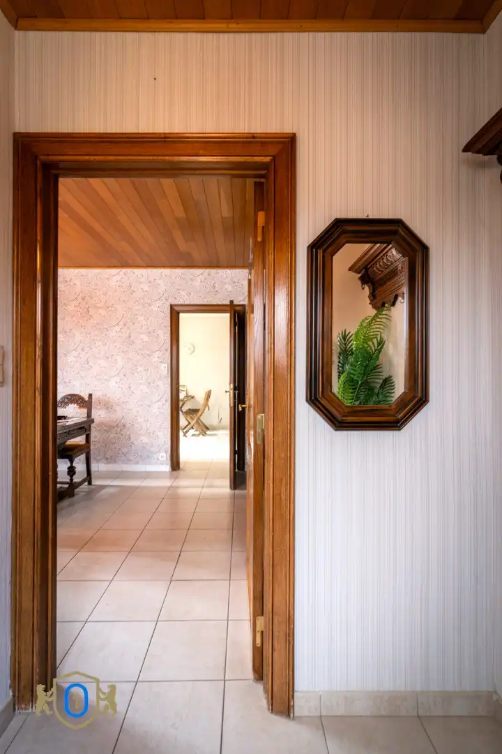 Halfopen 3-slpkr woning met tuin & garage foto 3