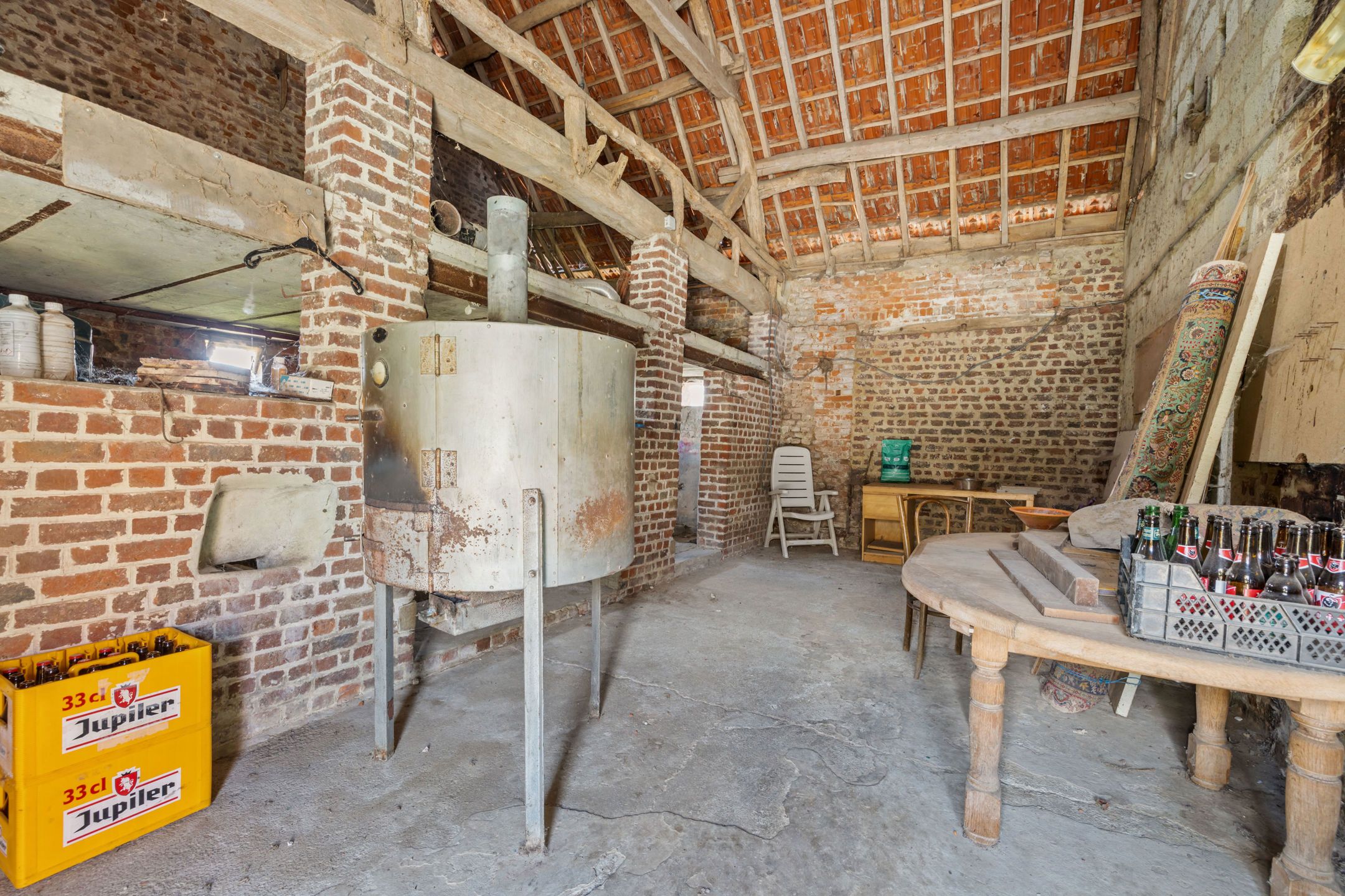 Te renoveren hoeve met schuur, loods en prachtige zichten foto 24