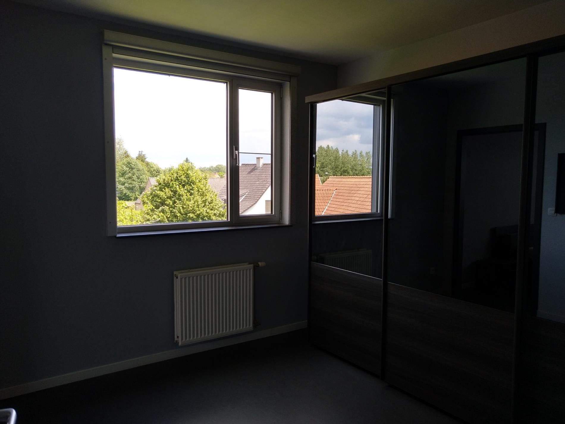 een ruim en deels bemeubeld duplexappartement met terrassen, autostaanplaats en berging foto 12