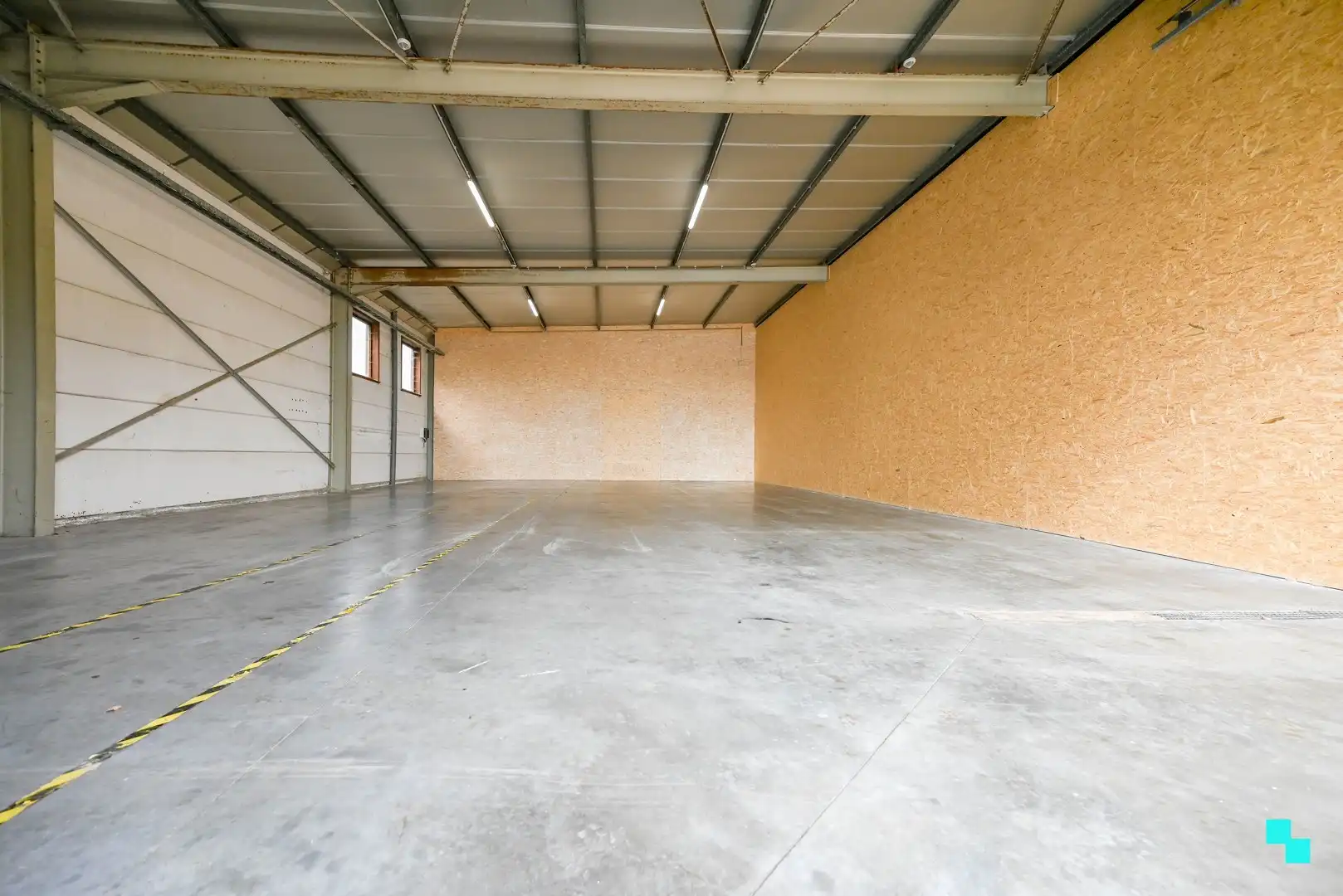 Loods van ca. 192 m² te Sint-Eloois-Winkel foto 4