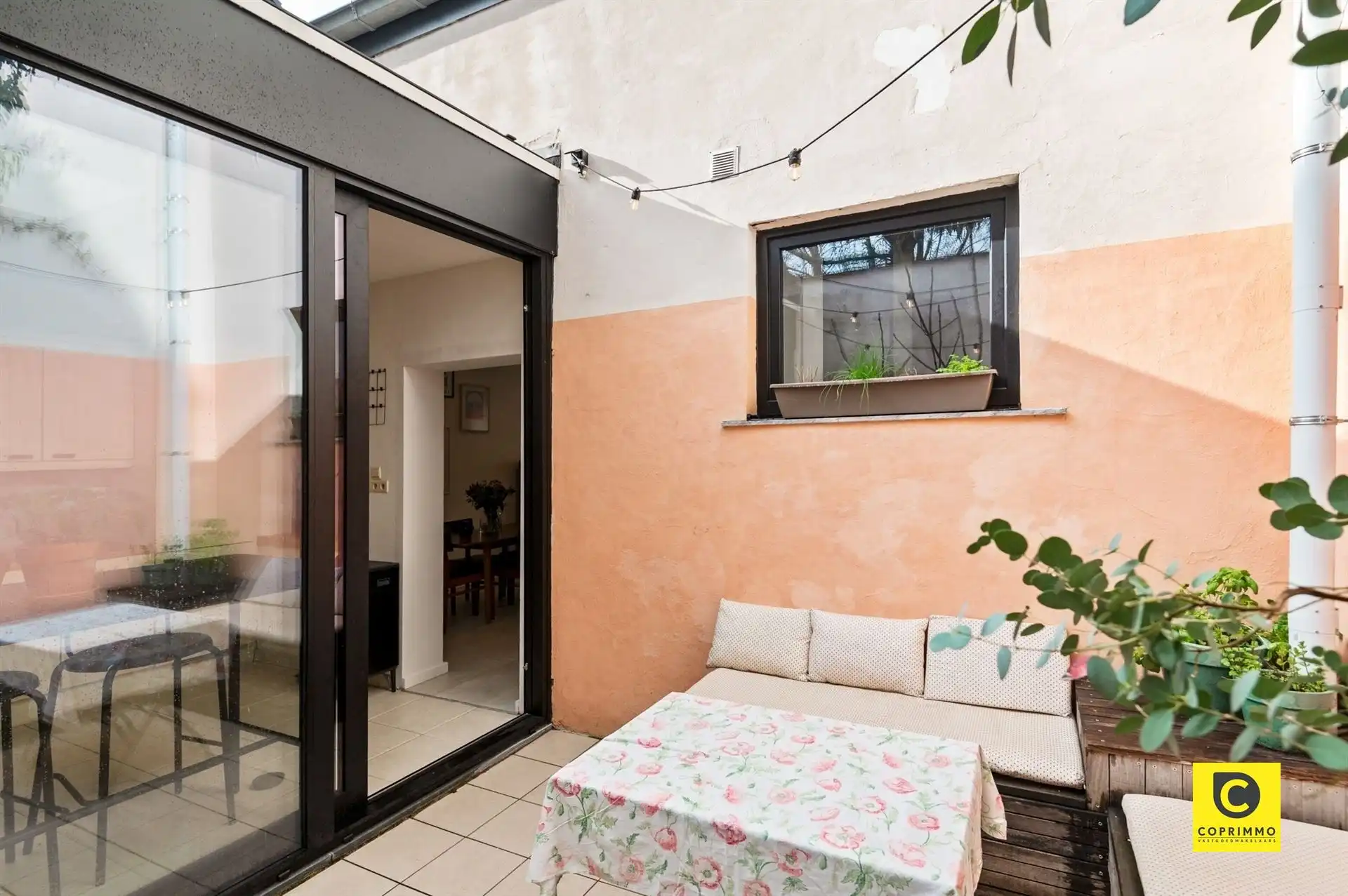 Gerenoveerde 3 slpk woning met stadstuin foto 7