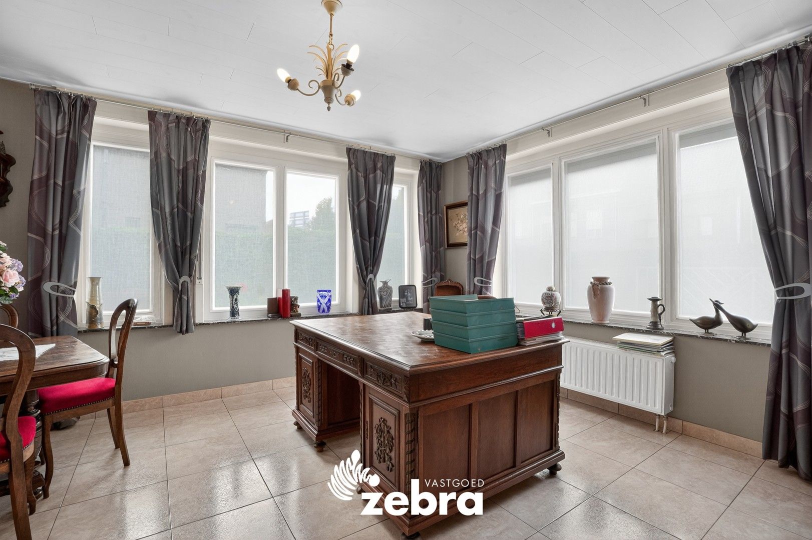 Unieke burgemeesterswoning met authentieke charme, 6 slaapkamers en grote tuin nabij IJzer te Roesbrugge! foto 8