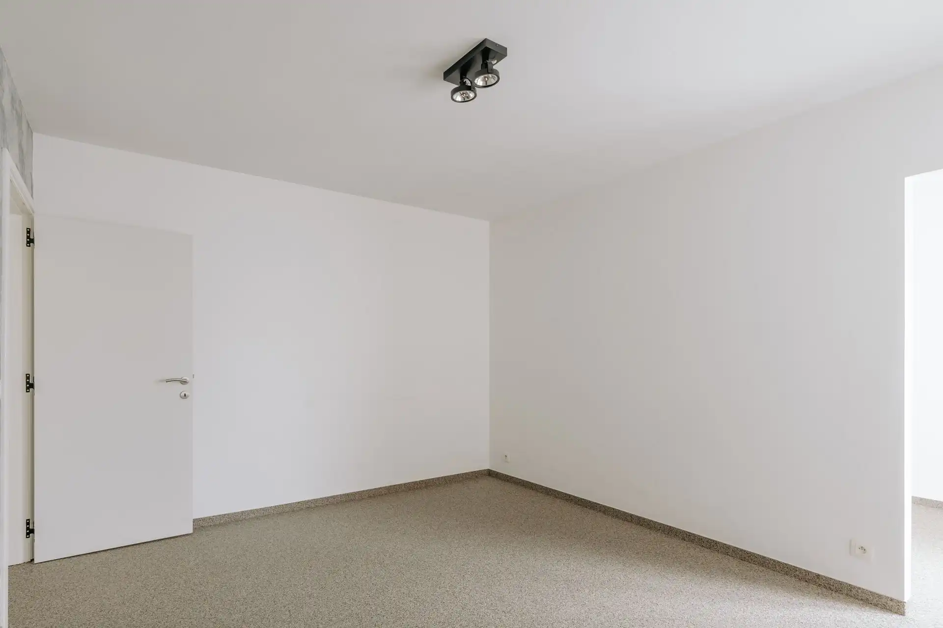 Gelijkvloers appartement in de Portugezenwijk! foto 11