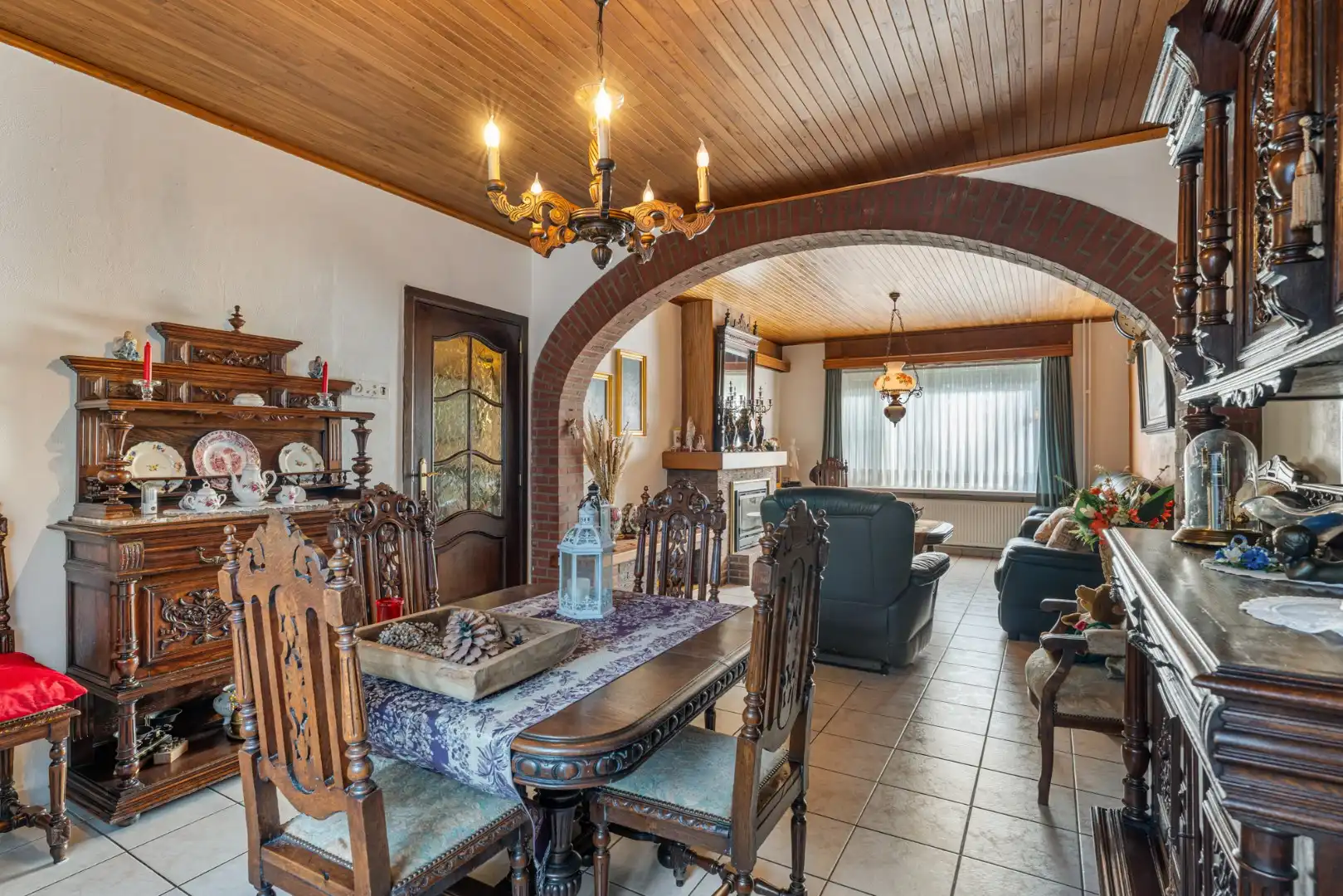 Halfvrijstaande gezinswoning met veel mogelijkheden op een perceel van 8are!  foto 10