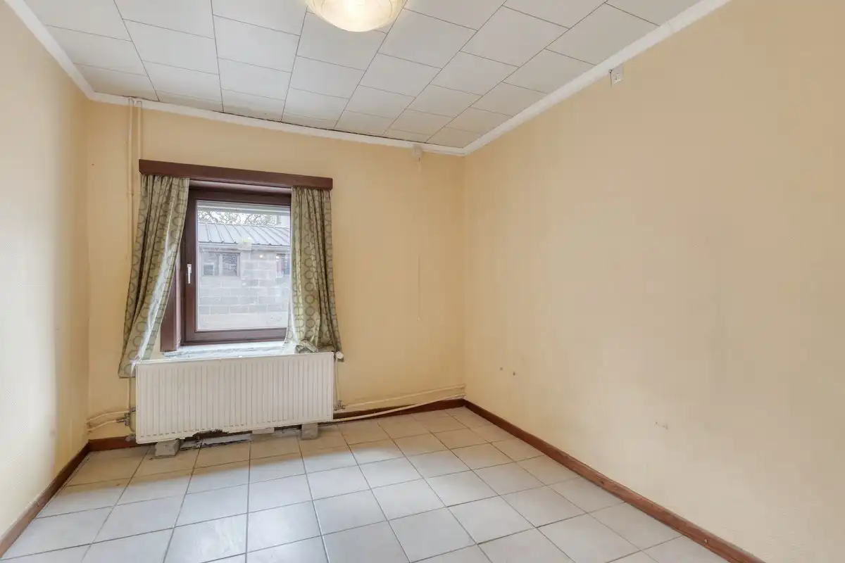 Mogelijkheid om te splitsen in 2 woningen - Half open bebouwing (hoeve) met 5 slaapkamers, tuin, terras en zeer ruime garage in Oorbeek (Tienen)! – EPC 730 kWh/ foto 12