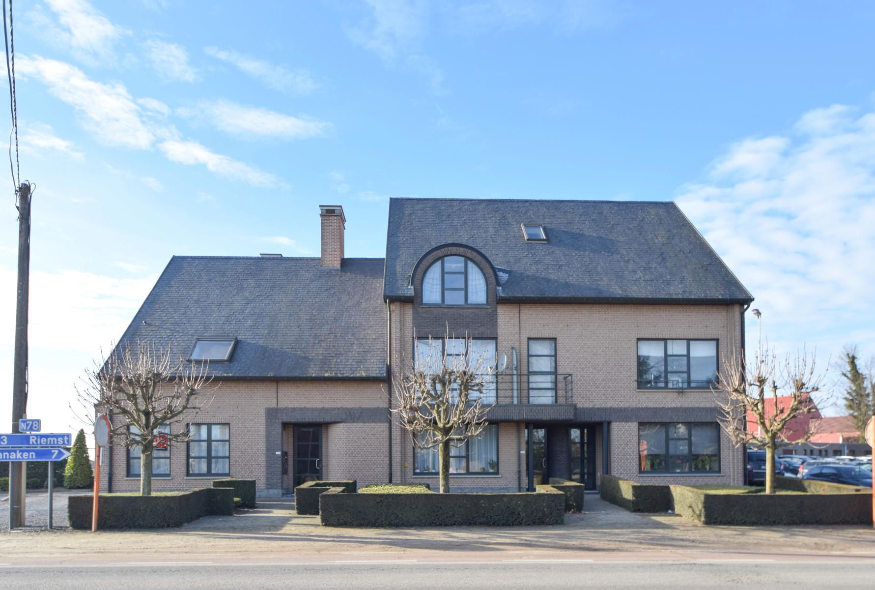 3-slaapkamerappartement met terras foto {{pictureIndex}}