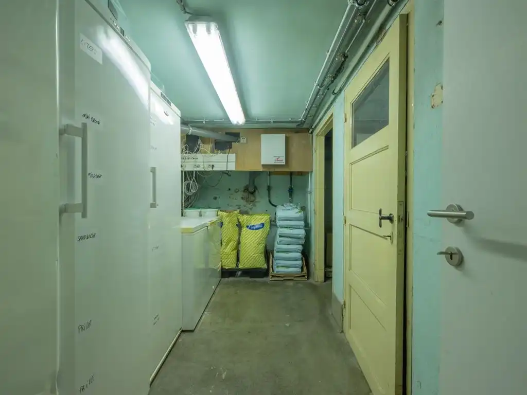 Stijlvol ingerichte woning met handelsruimte in gesloten bebouwing foto 43