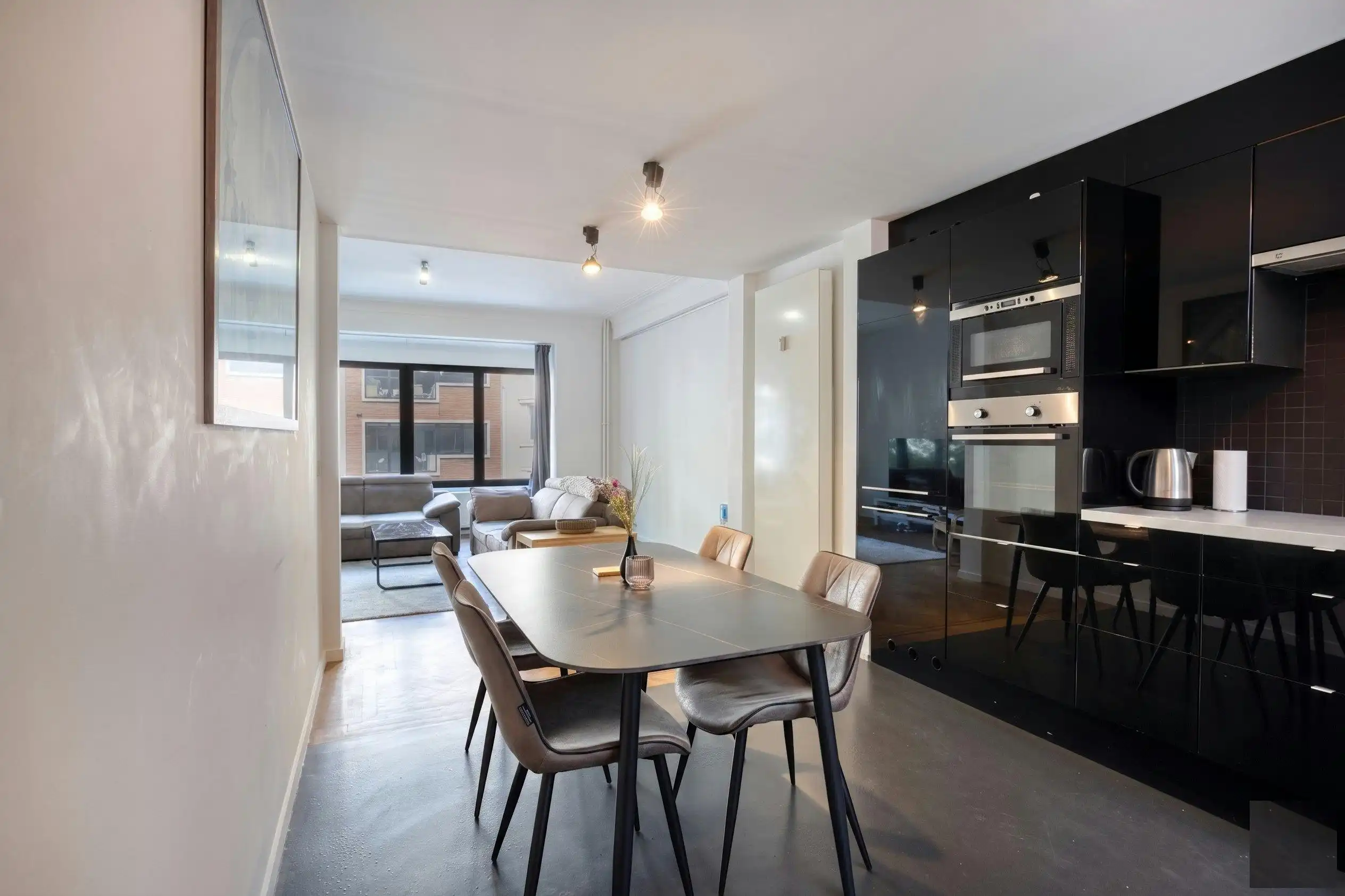 2 slaapkamerappartement te koop in het centrum van Antwerpen foto 11