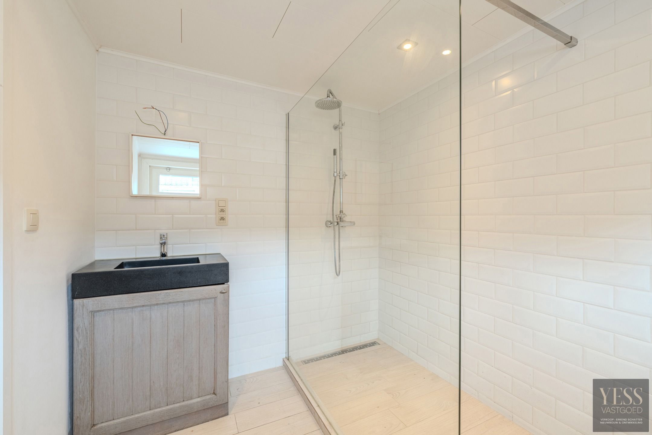 Charmante woning te koop in de Stationsstraat te Lissewege! foto 17