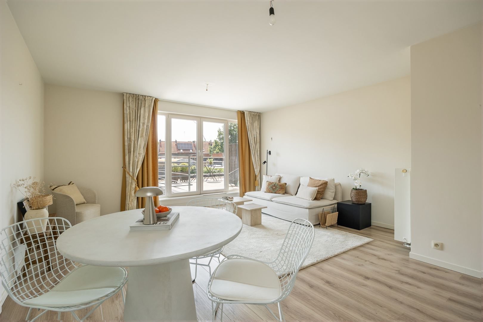 Instapklaar appartement met groot terras en autostaanplaats foto 9