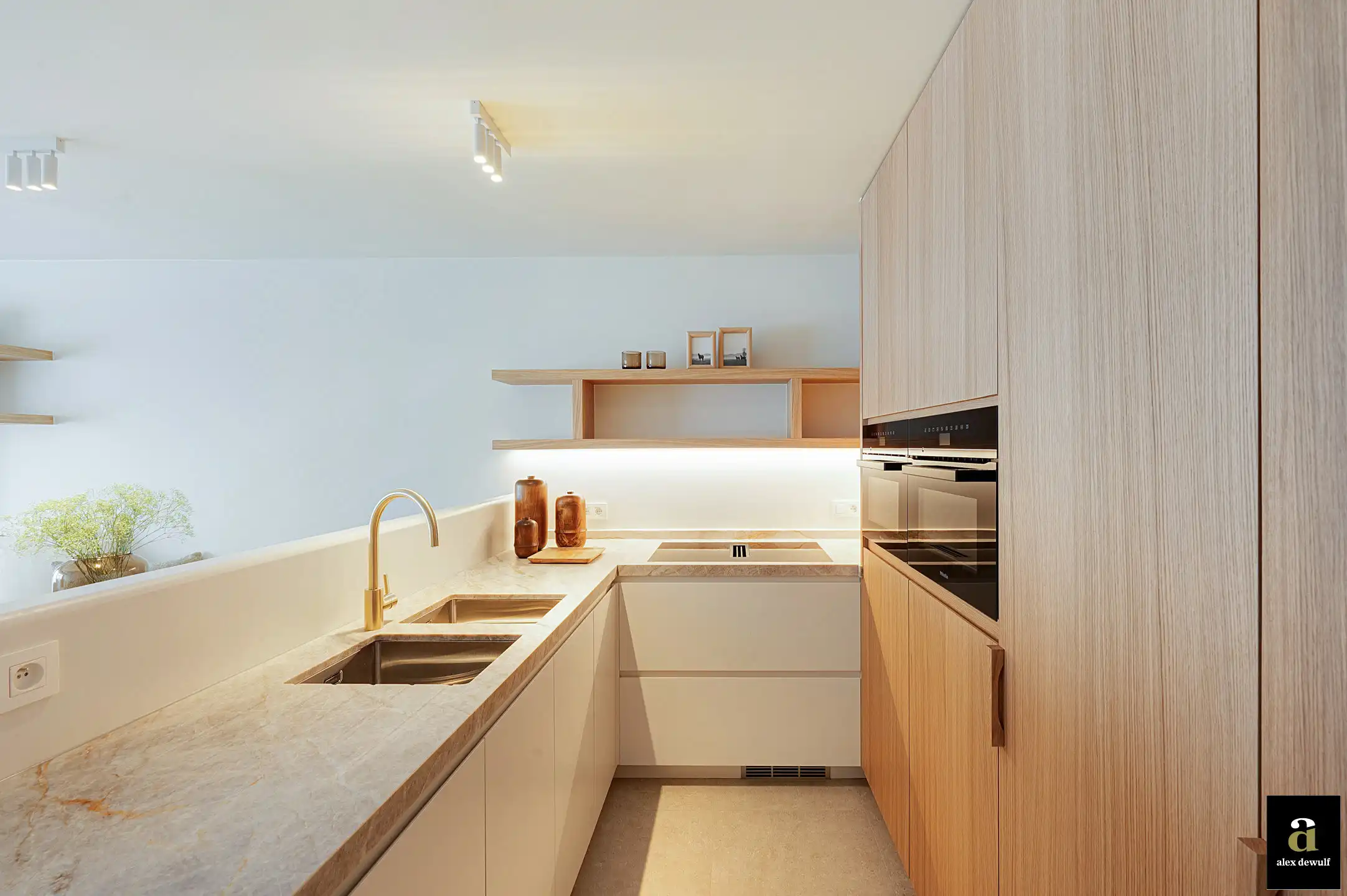 Instapklaar appartement nabij het Lichttorenplein. foto 10