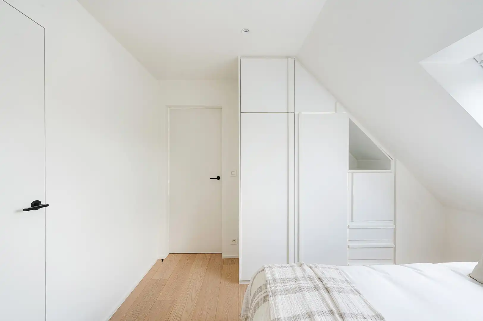 Prachtig gerenoveerde villa, rustig gelegen in een residentiële omgeving aan de rand van Knokke. foto 21