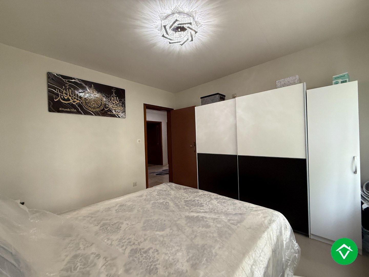 Drie-slaapkamerappartement met terras in rustige residentie centrum Roeselare foto 10