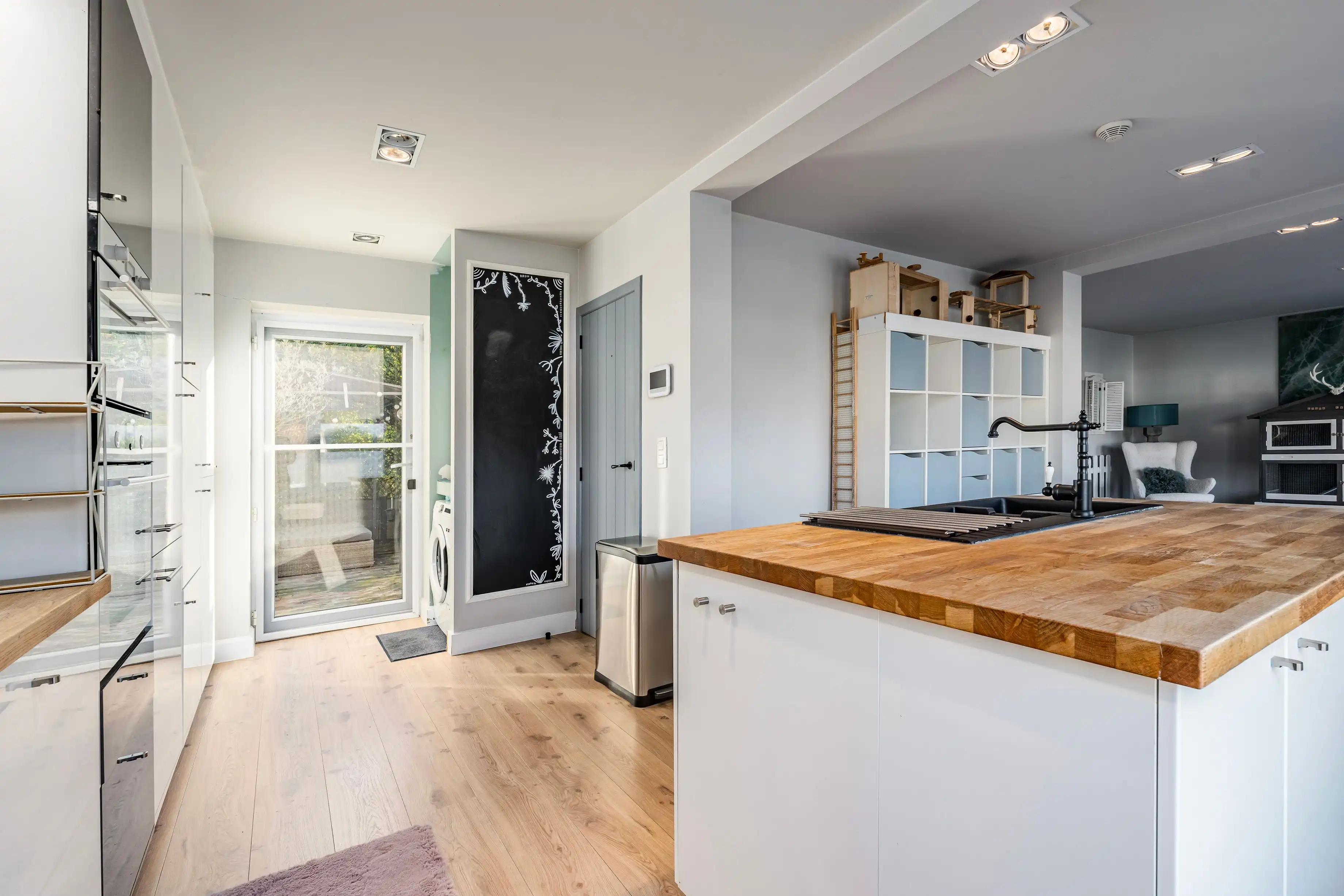 Gerenoveerde woning met tal van mogelijkheden in Brugge! Geniet nu nog van aankopen aan 2%* foto 4