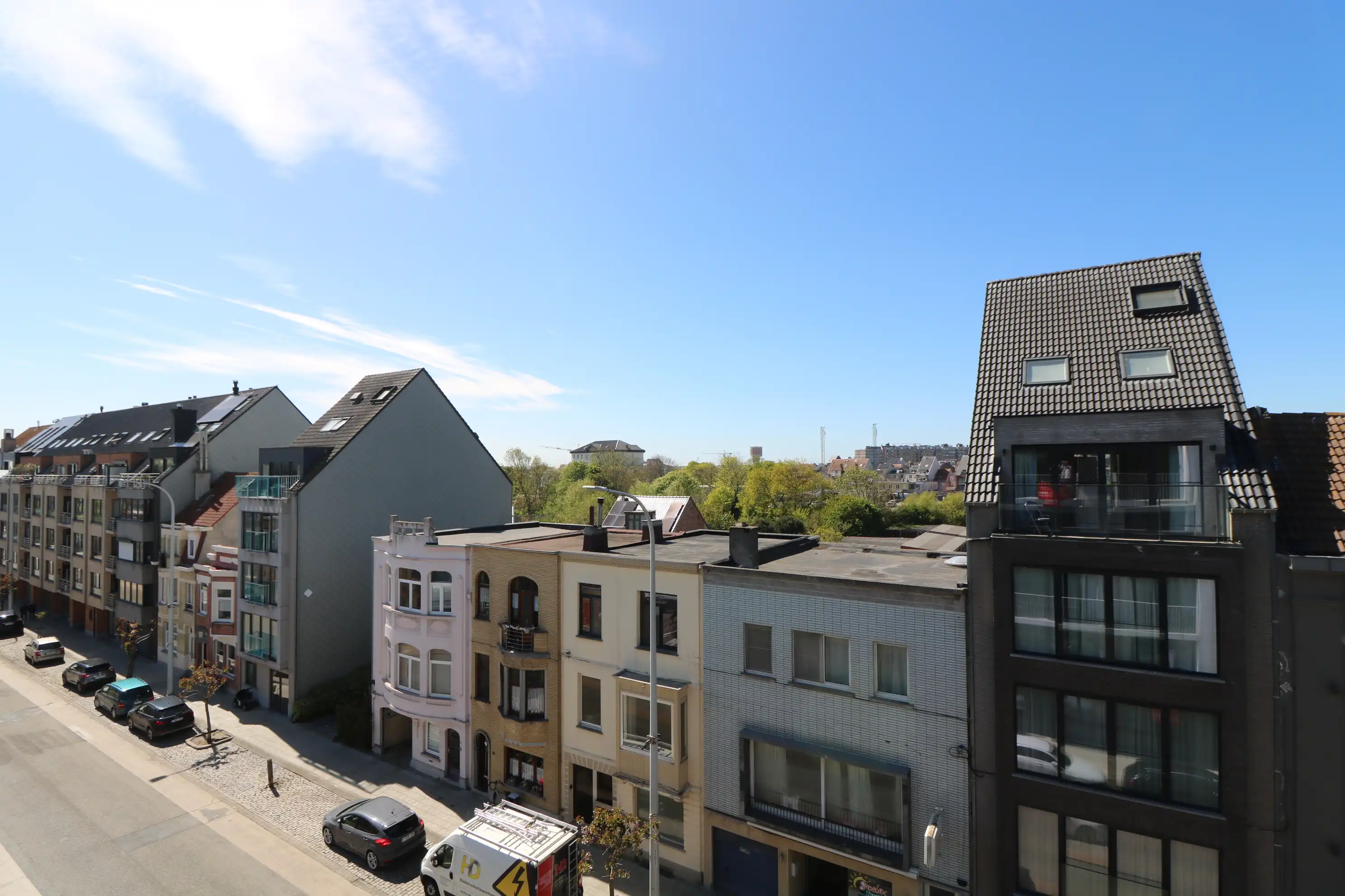 Prachtig 3-slaapkamerappartement met hoogwaardige afwerking, lichtrijke leefruimte en grote terrassen.   foto 6
