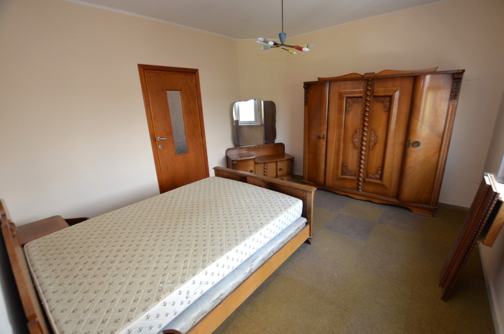 Mooi gelegen te renoveren woonhuis foto 8