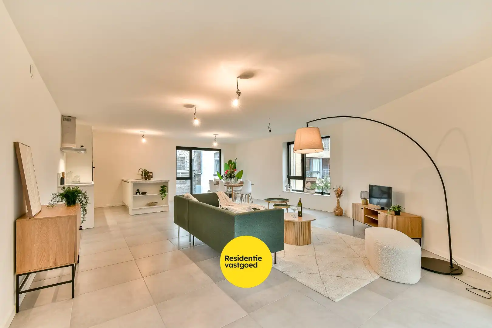 Stijlvol en energiezuinig wonen in hartje Gistel foto 3