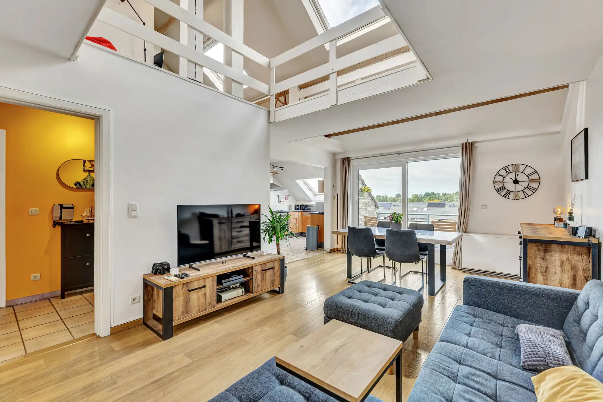 Hoofdfoto van de publicatie: Gezellig dakappartement met autostaanplaats
