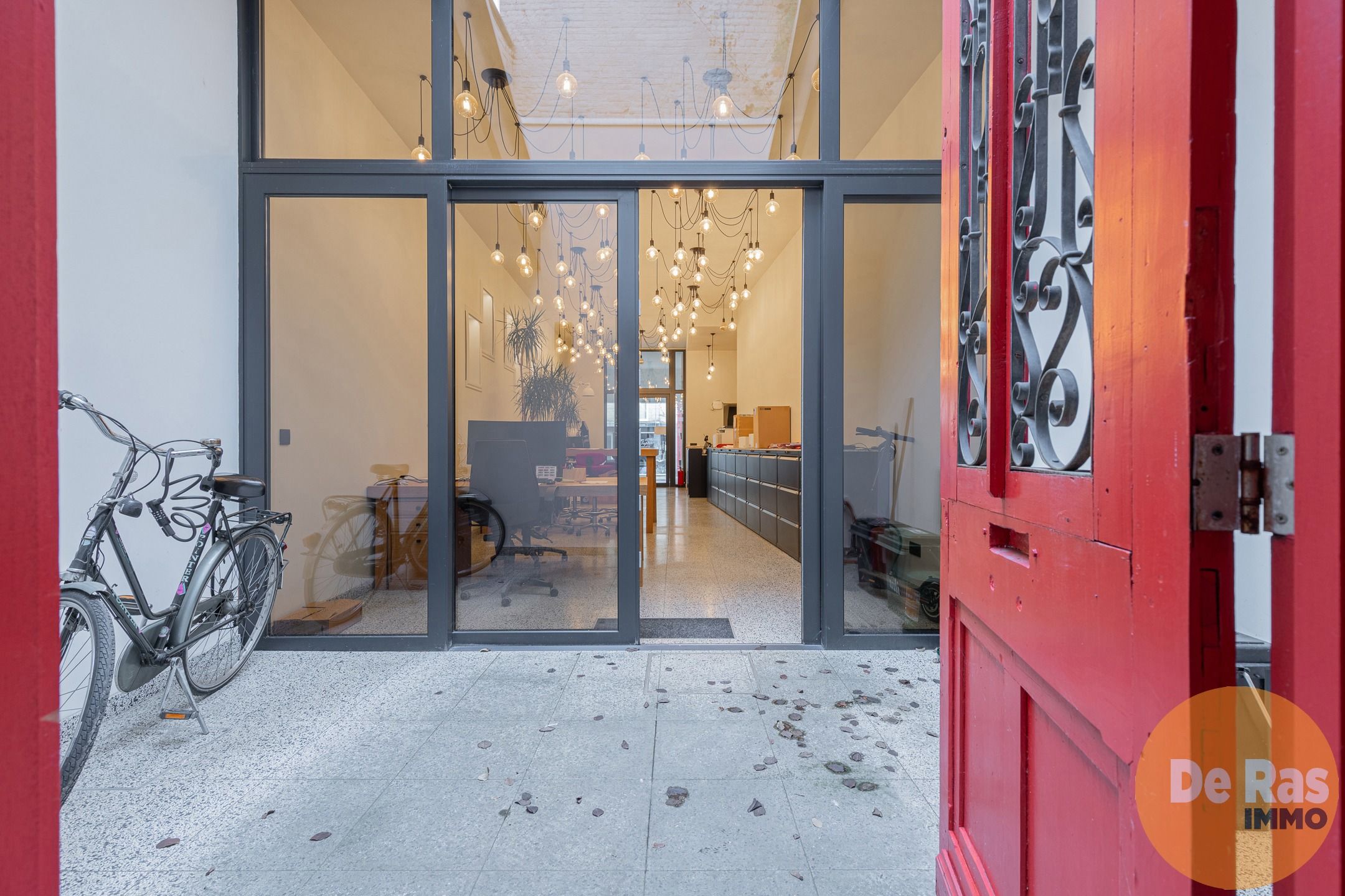 AALST - KANTOOR MET VERNIEUWD APP. IN HART VAN DE STAD foto {{pictureIndex}}