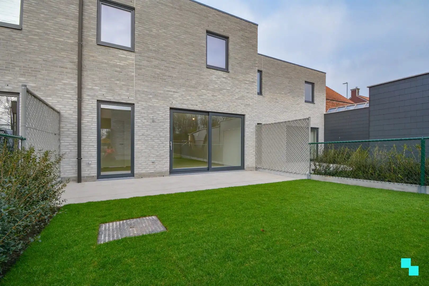 Volledig afgewerkte nieuwbouwwoning met carport te Sleihage foto 21