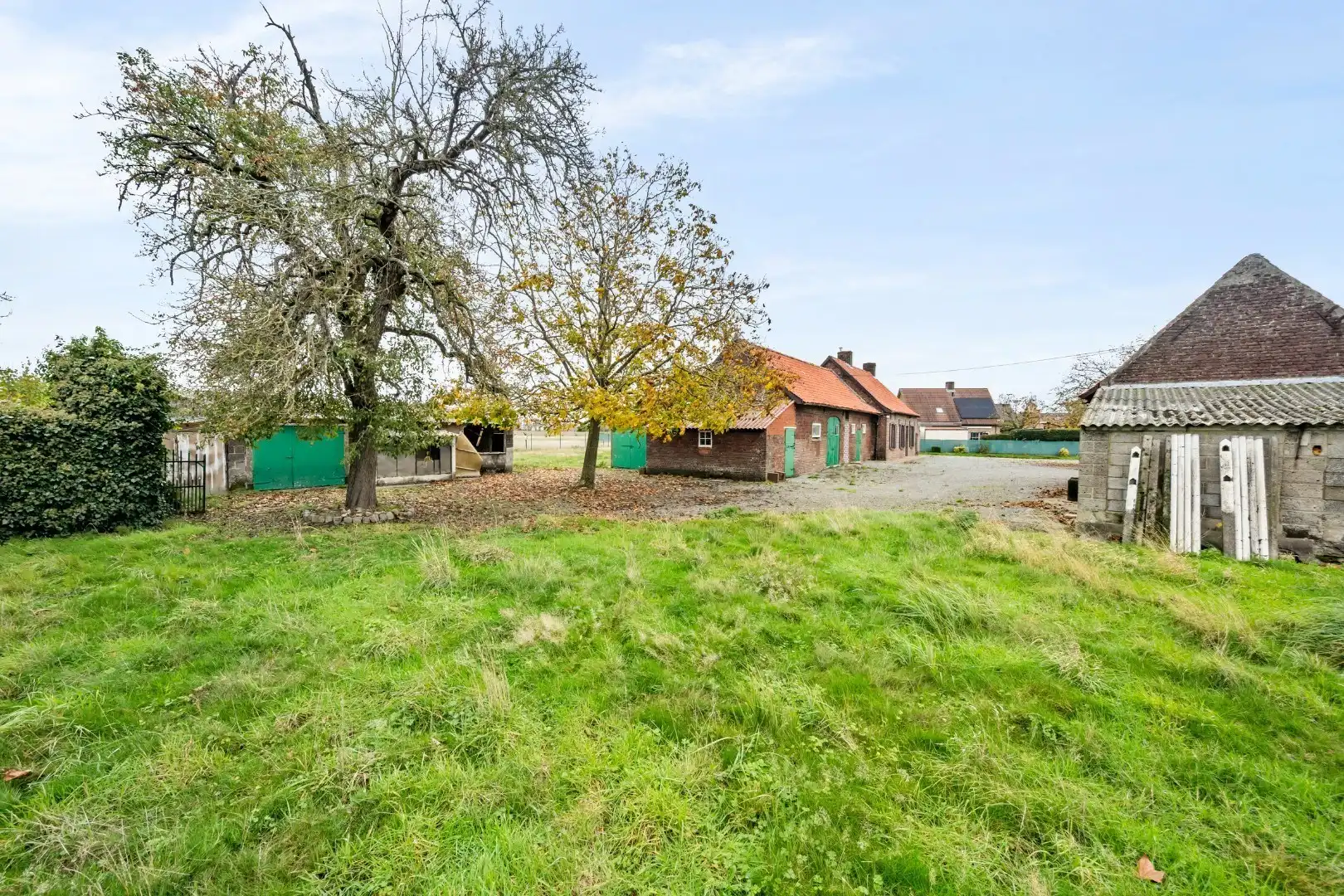 Te renoveren hoeve met prachtig landelijk verzicht in de Kapelhoek in Roeselare foto 11