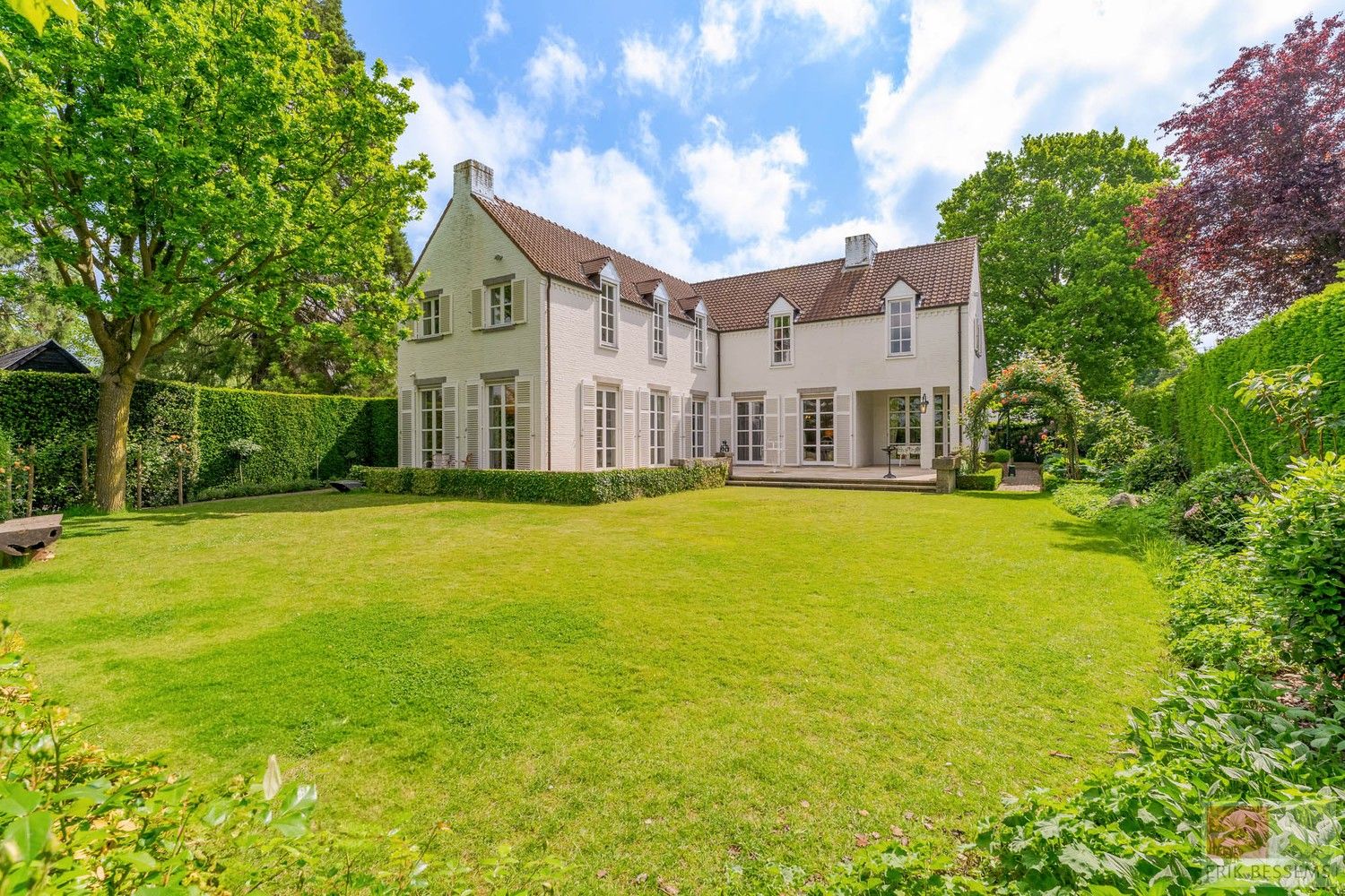 Prachtige vrijstaande villa met Franse allure, gelegen op een royaal perceel van 1.211 m², biedt een riante woonoppervlakte van 309 m² foto 28
