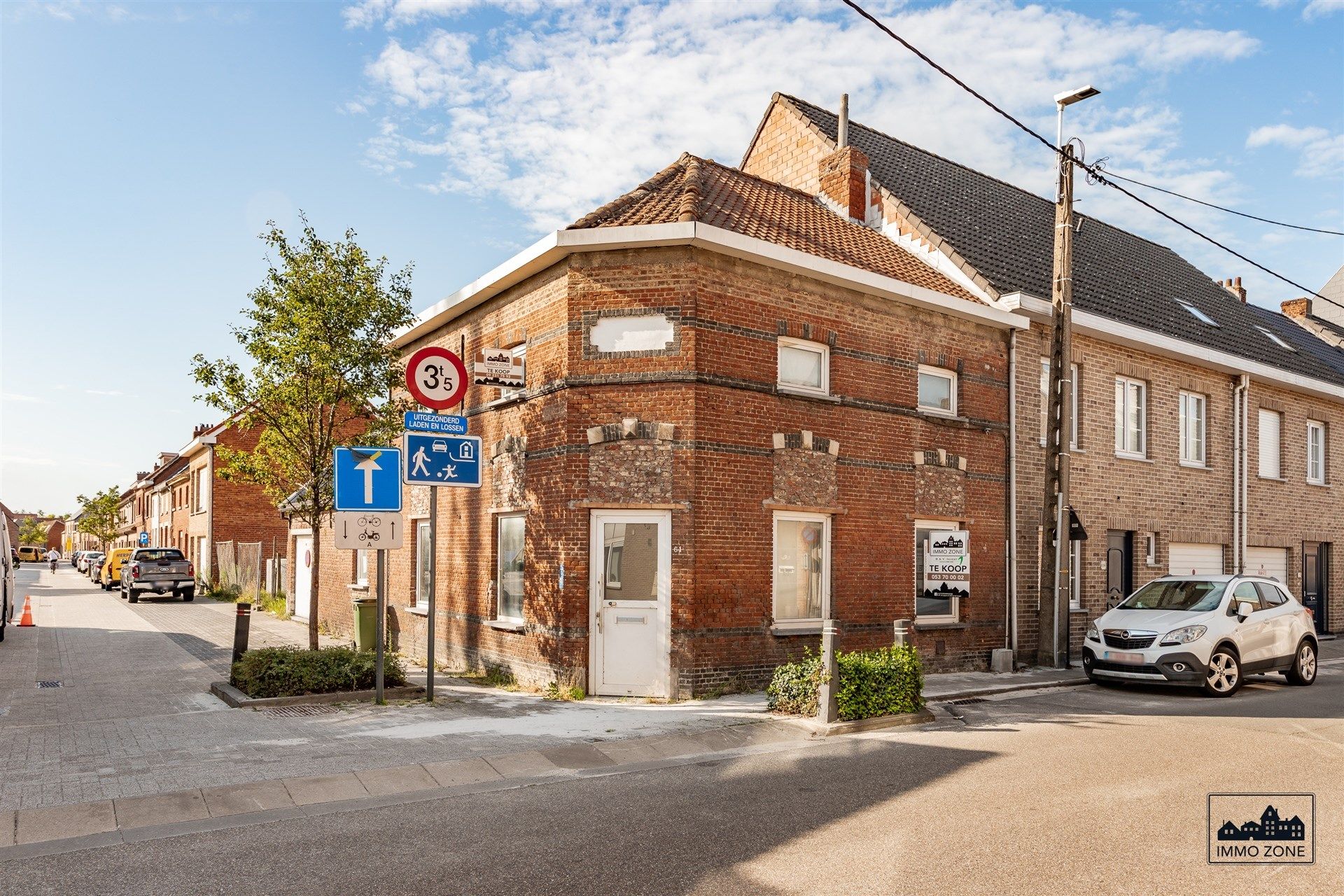 Hoofdfoto van de publicatie: Te renoveren woning in centrum Hamme met veel potentieel