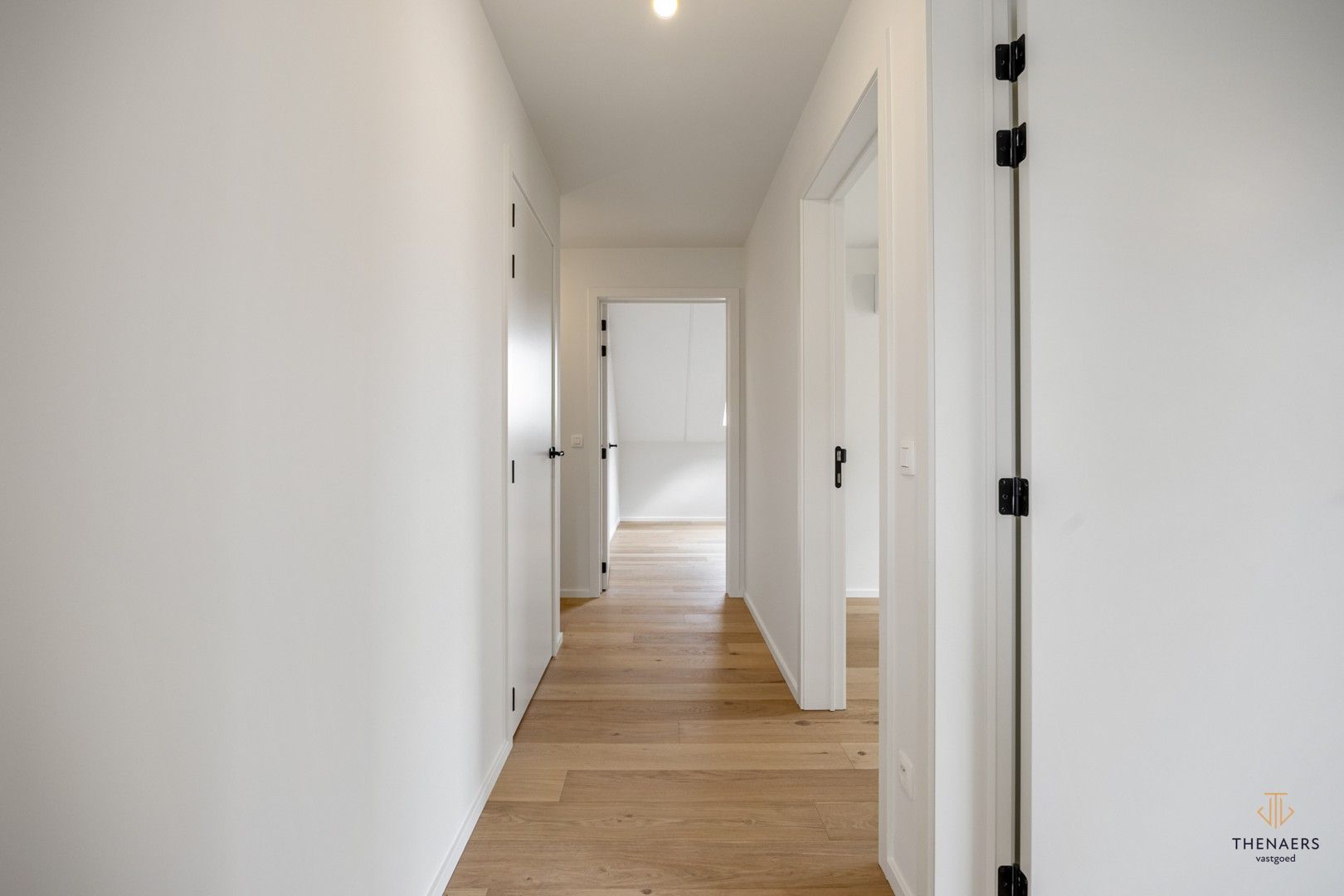 INSTAPKLARE LUXE EN ENERGIEZUINIGE NIEUWBOUWWONING MET 4 SLAAPKAMERS EN 2 BADKAMERS. foto 13