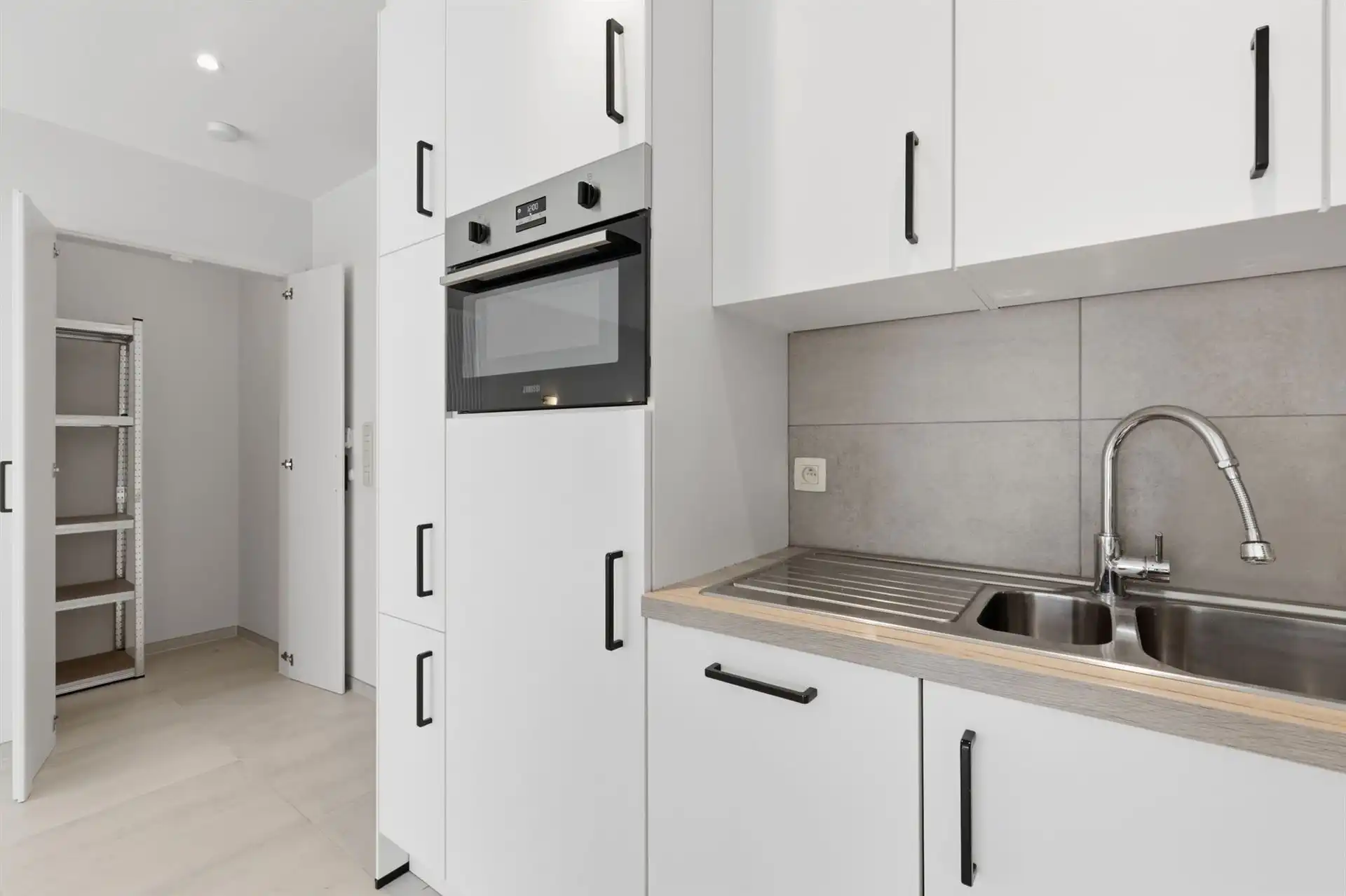 GERENOVEERD / RUGZIJDE ZEEDIJK foto 8