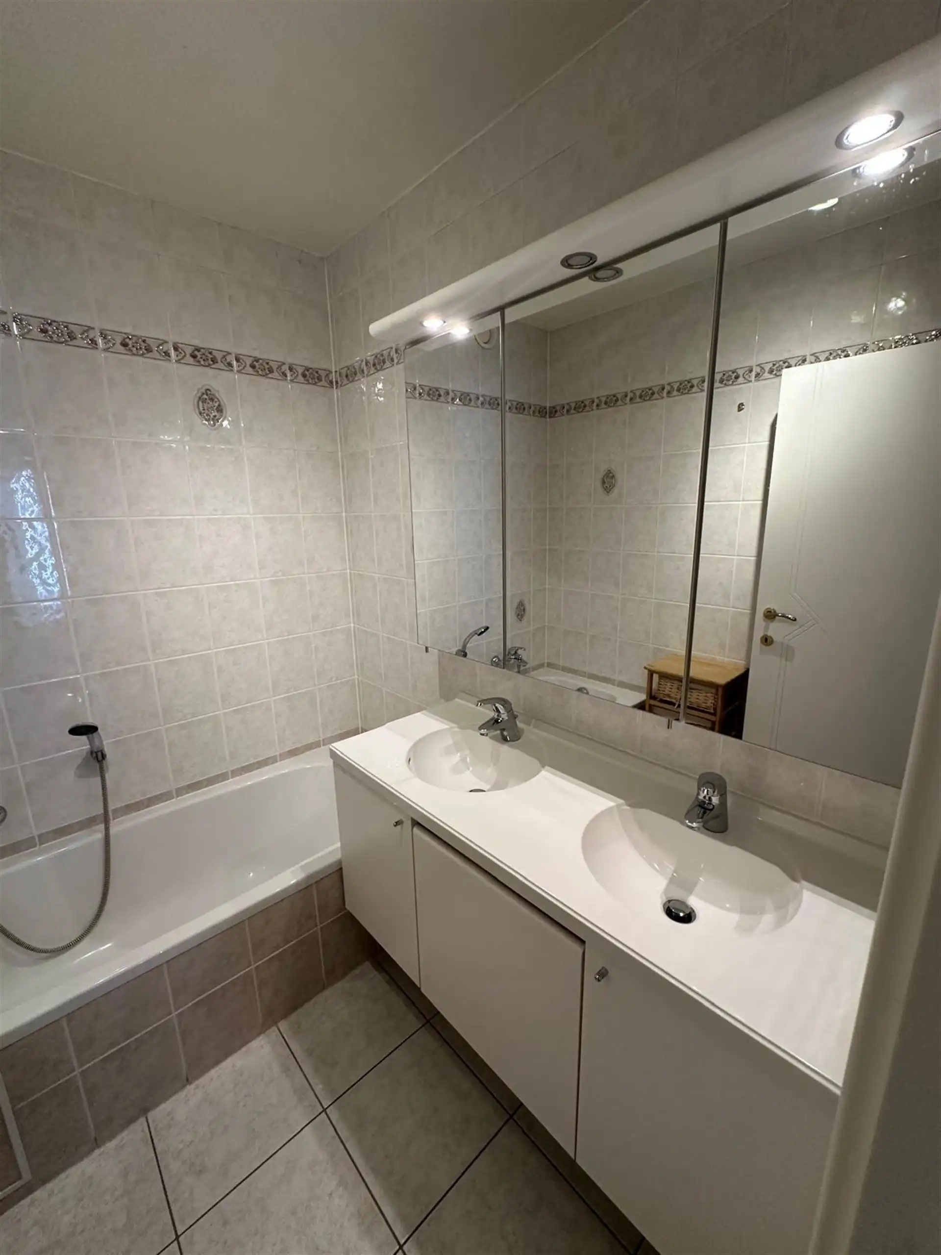 SUPER CENTRAAL GELEGEN WOONAPPARTEMENT MET 2 TERRASSEN foto 17