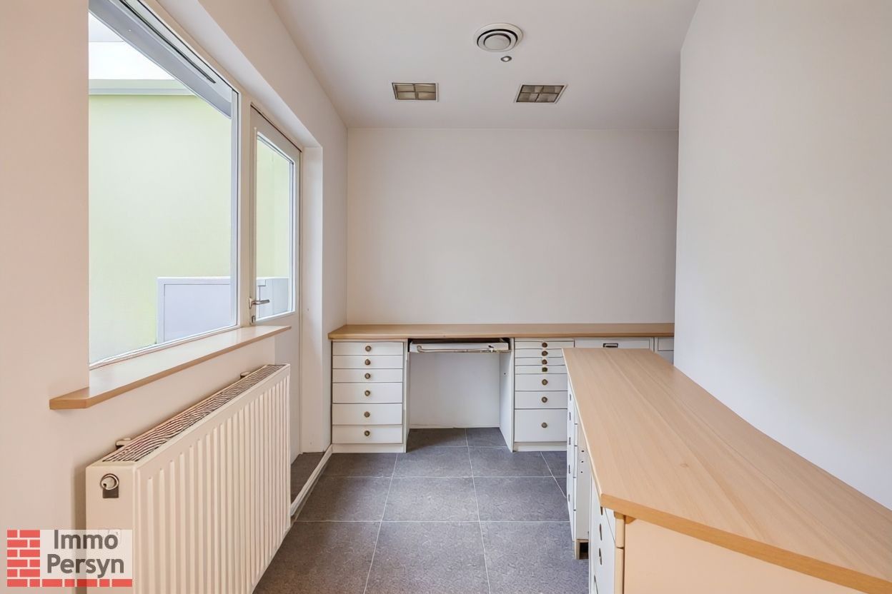 Droomlocatie aan de Basiliek: Woon- en Handelspand met Ongekend Potentieel! foto 7