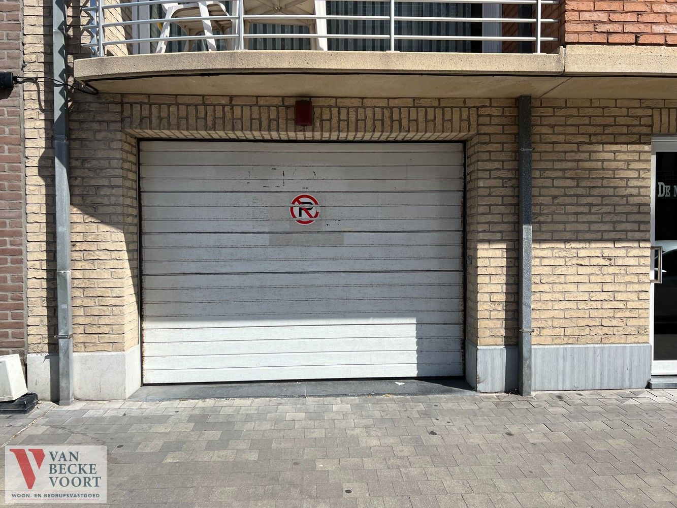 Garage te koop Torhoutsesteenweg 392-394 - 8400 Oostende