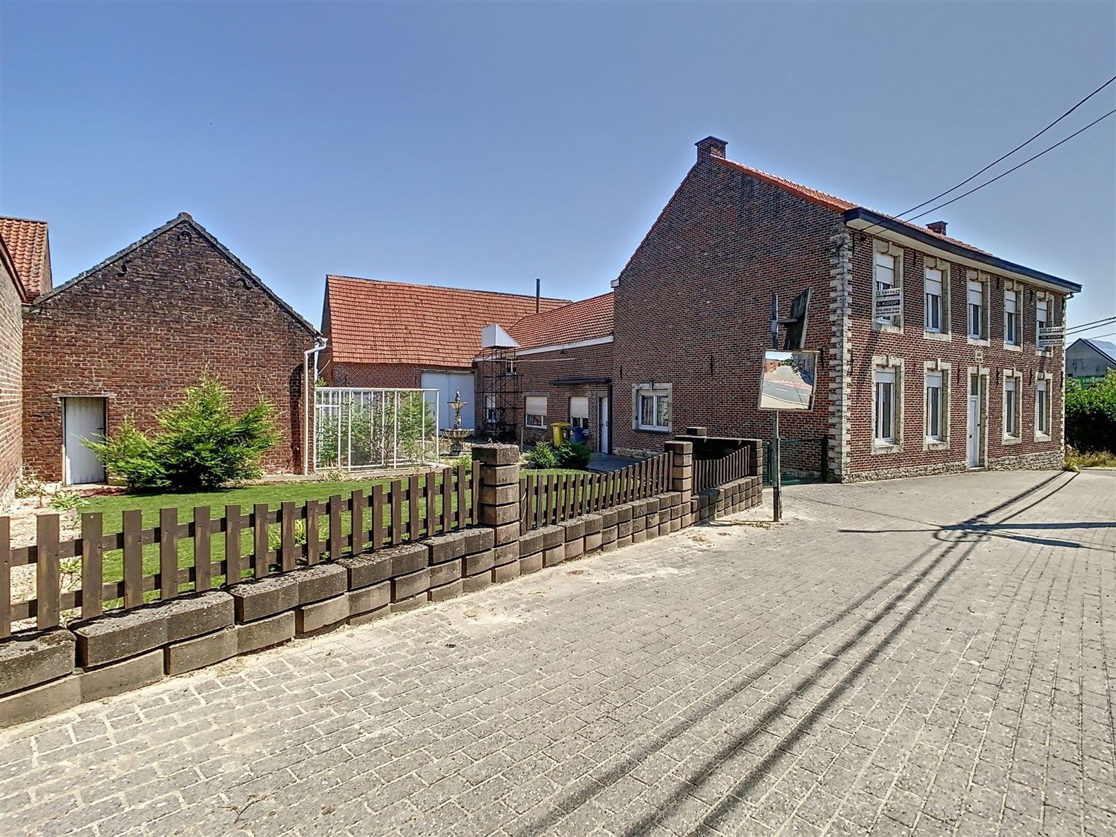 Karaktervolle vrijstaande woning, te renoveren, grote schuur, opp 15a 37ca foto 5