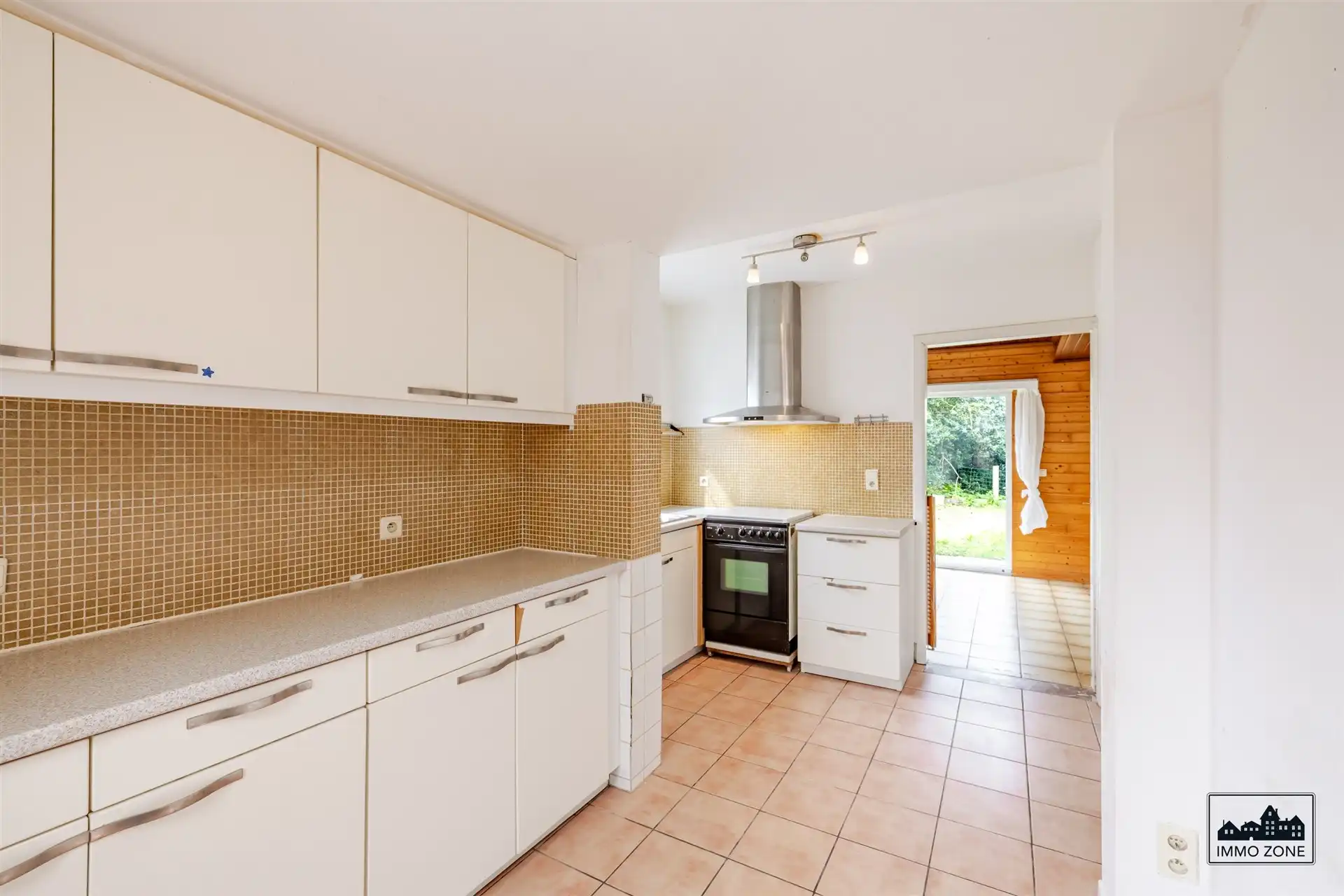 Ruime woning met tuin en garage in Hamme foto 8