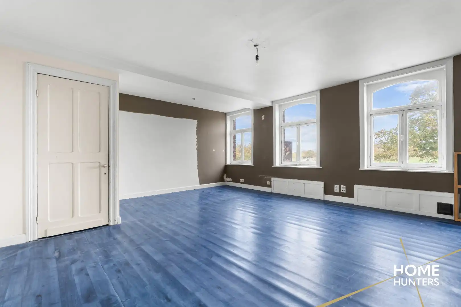 Renovatieproject met 4 slaapkamers, garage en ruime tuin foto 13