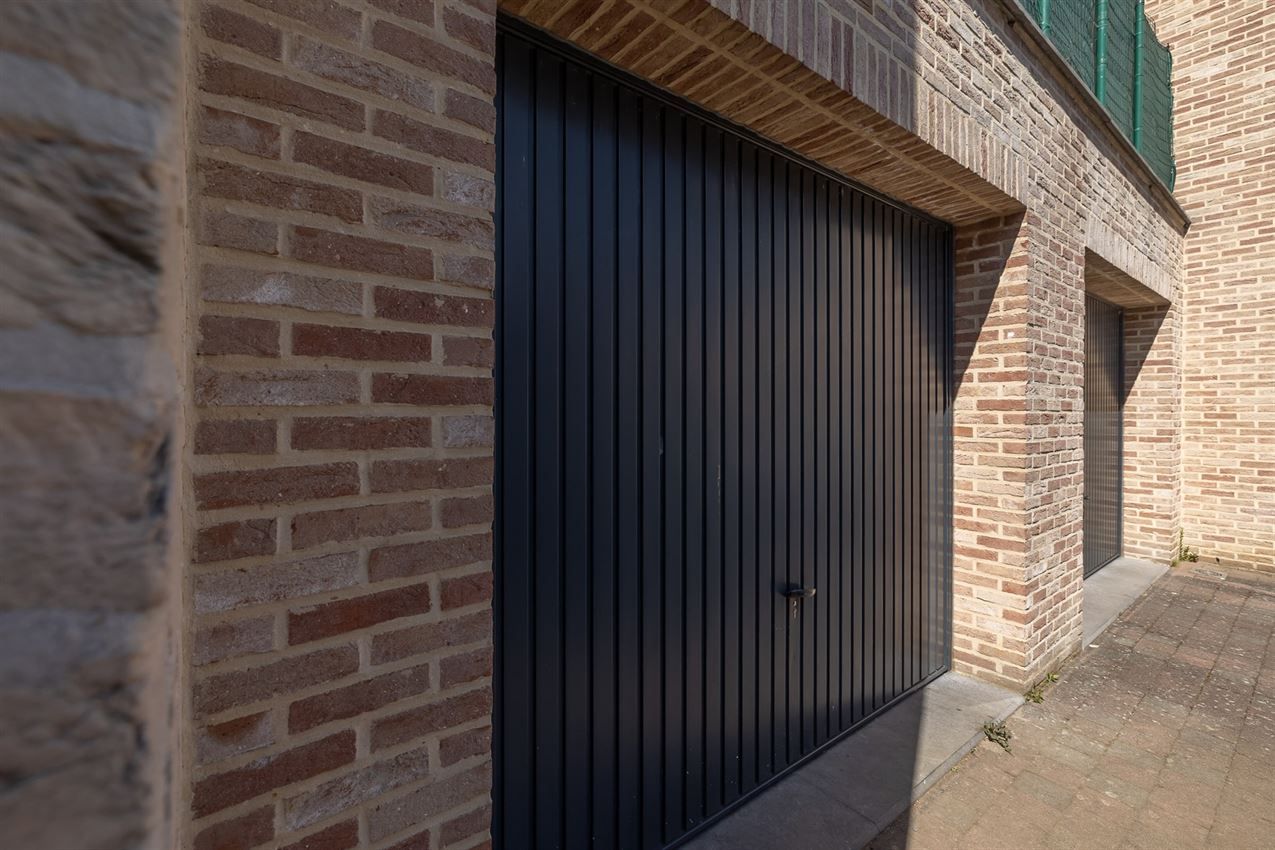 Royale duplex met terras en garage foto 3