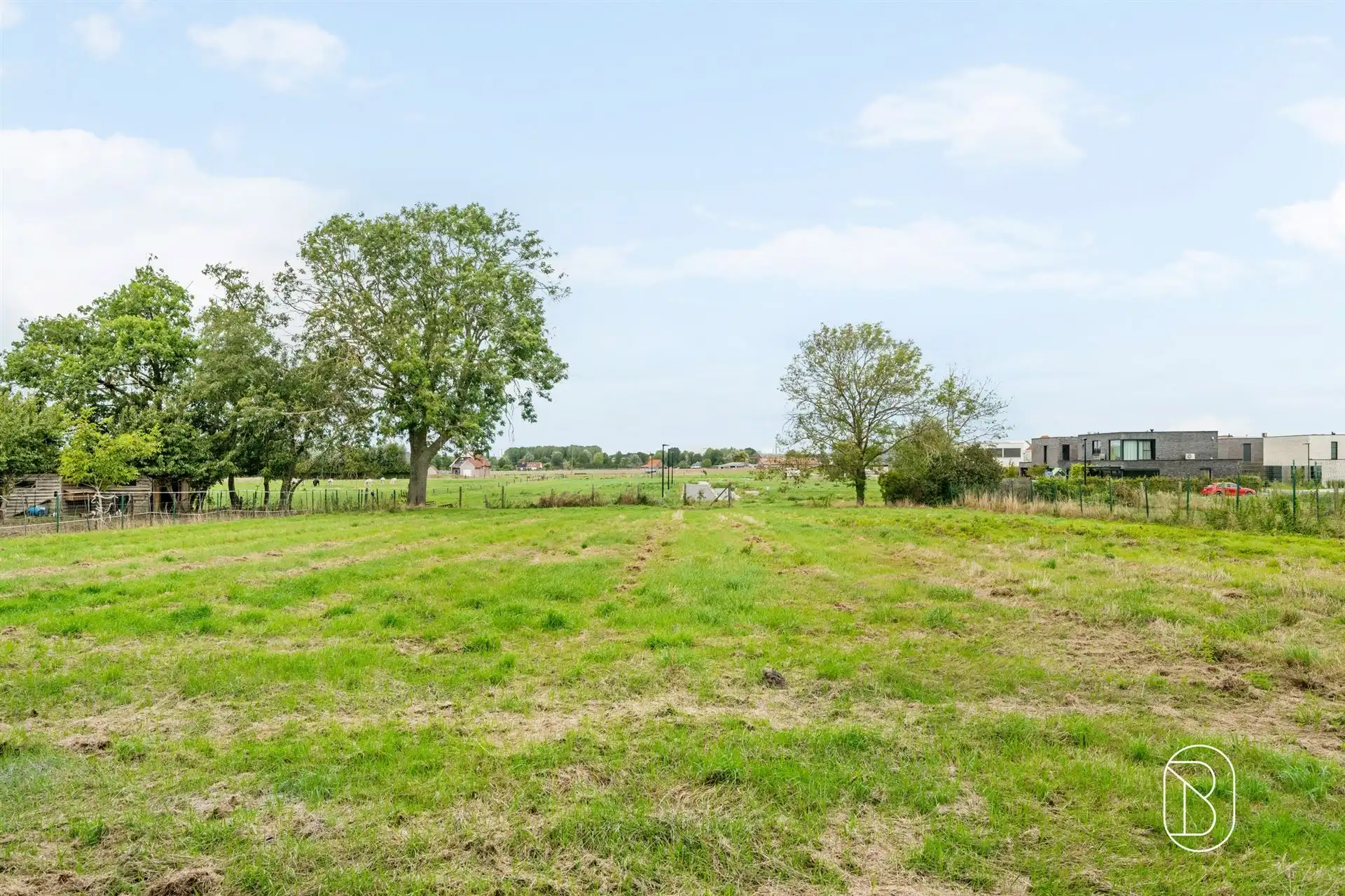 Grote, instapklare, goed onderhouden loods met parking foto 7